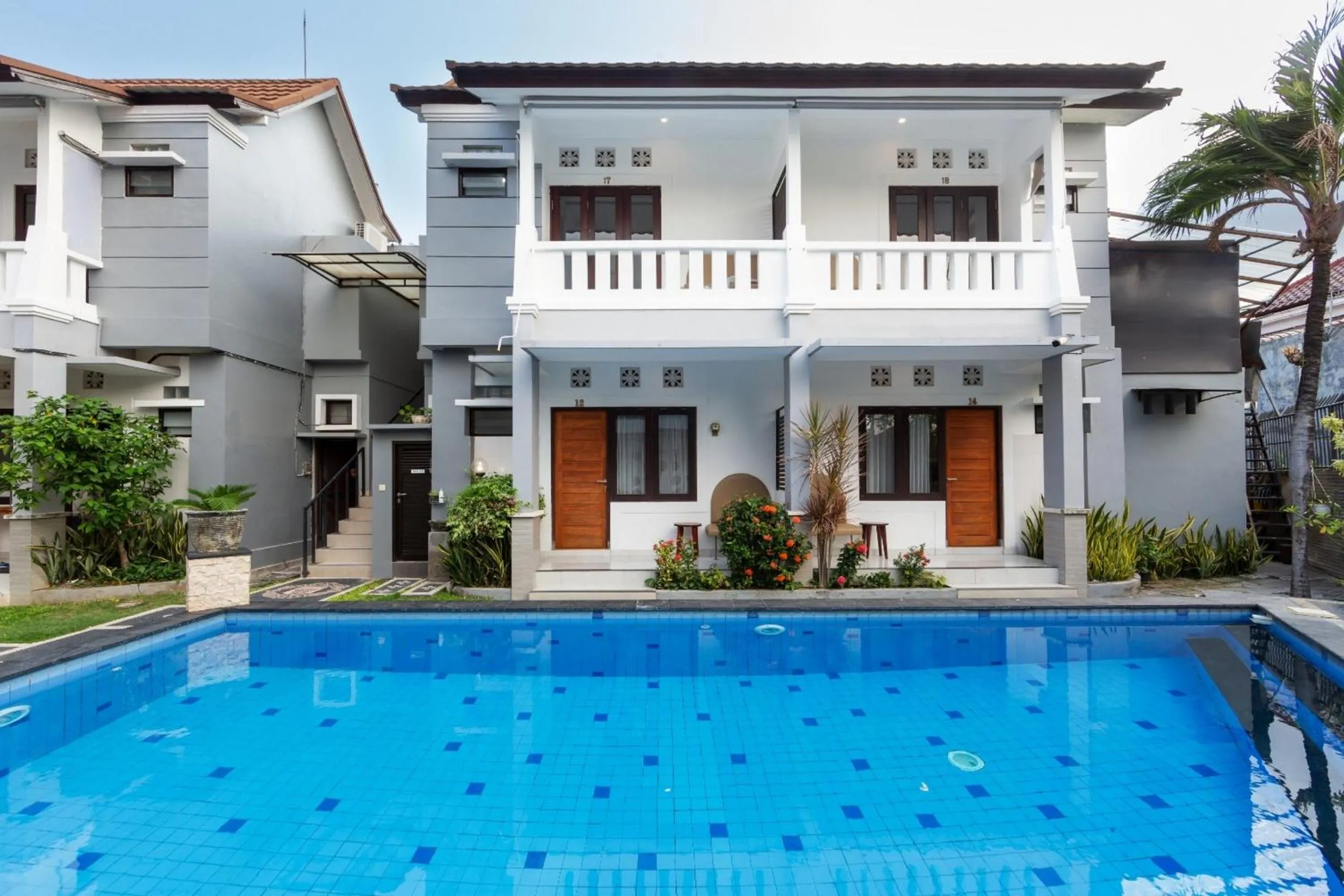 Swimming pool in Cove De Pavilla