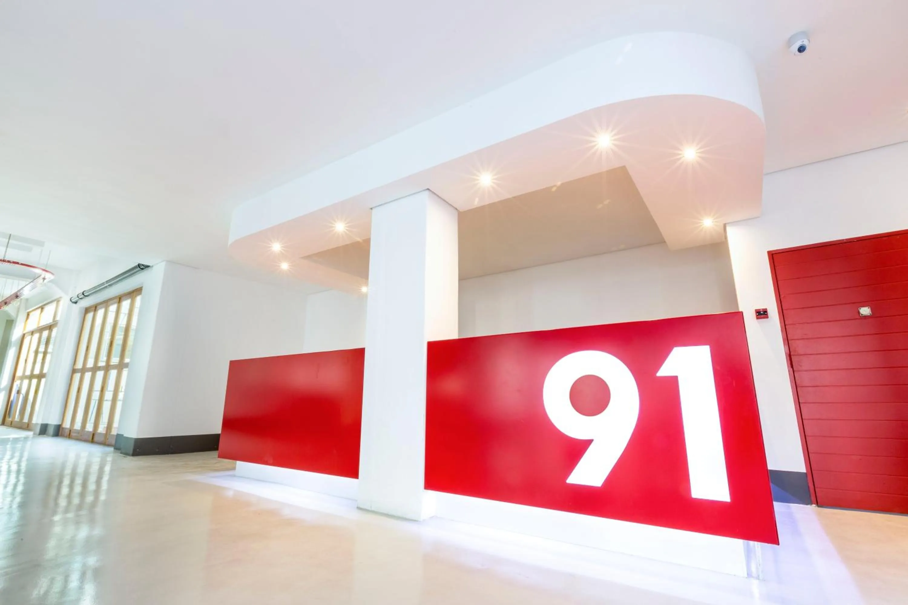 Lobby or reception in 91 Loop Boutique Hostel