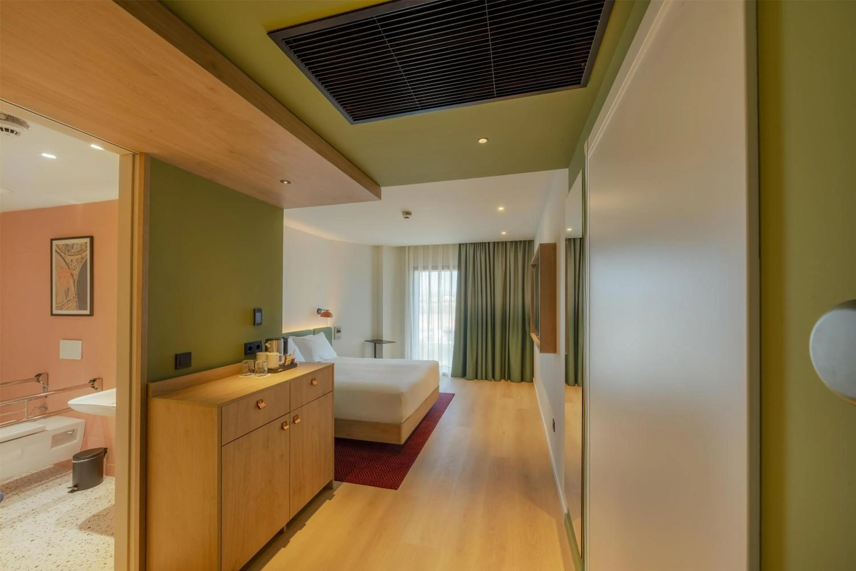 Photo of the whole room, Bed in Hampton By Hilton Alicante Airport