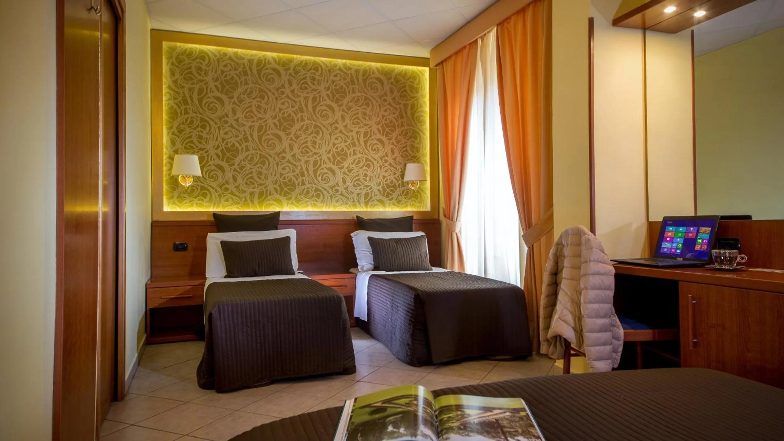 Bed in Ad Hoc Domus Colosseo