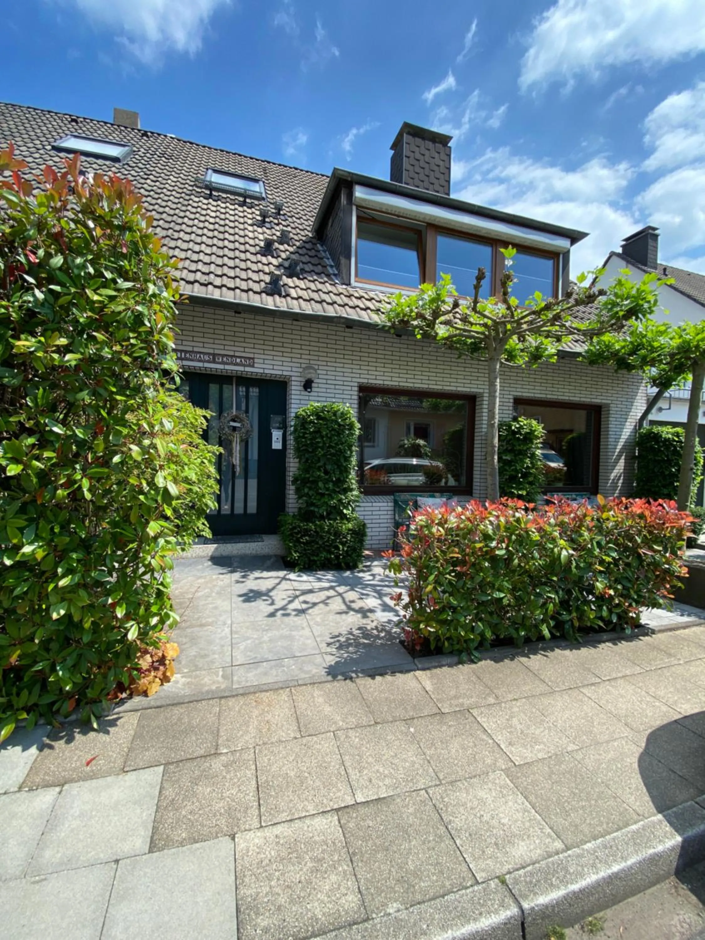 Facade/entrance in Wellness Suiten mit Whirlpool am Stadtrand von Essen