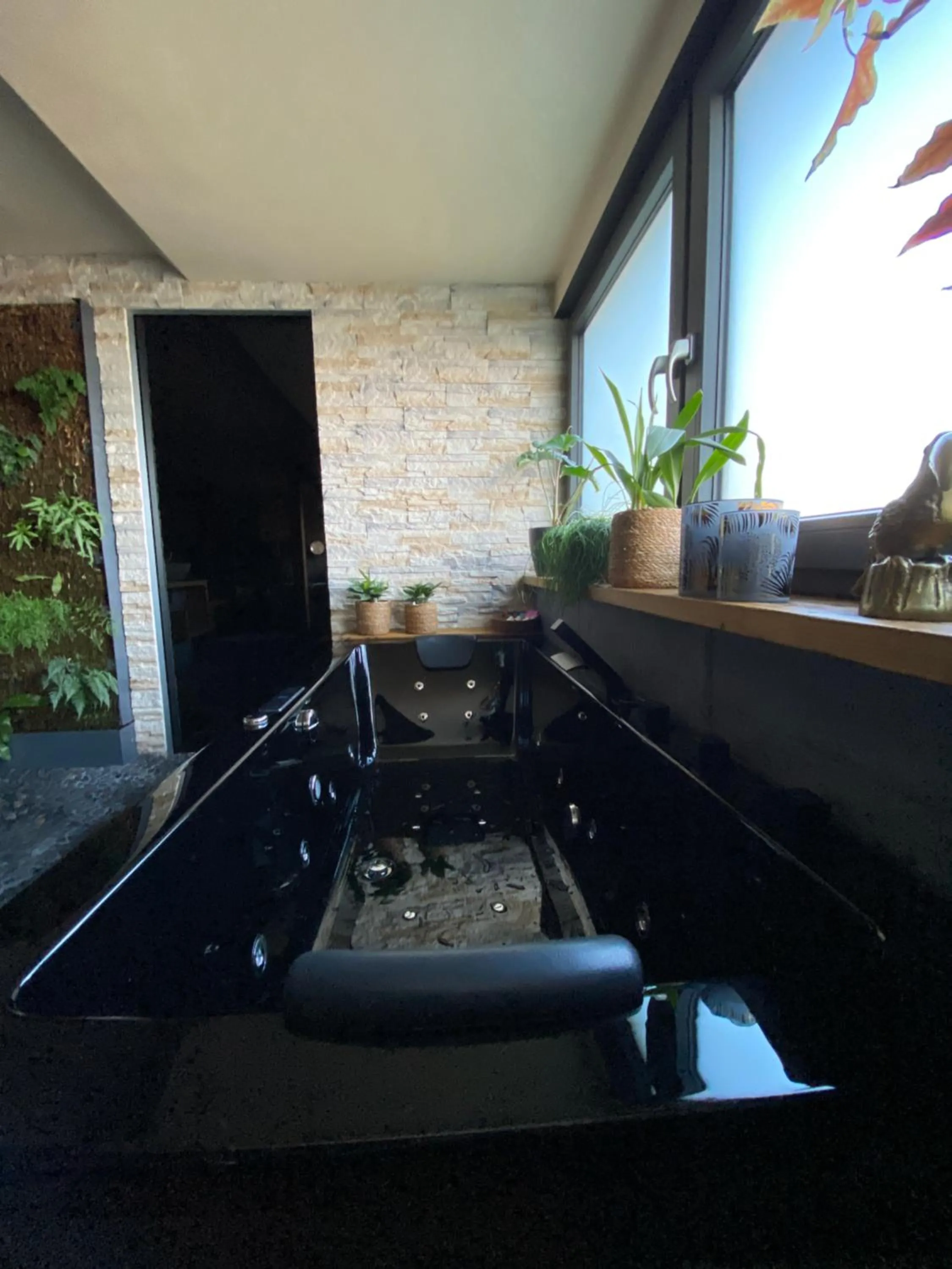 Hot Tub in Wellness Suiten mit Whirlpool am Stadtrand von Essen
