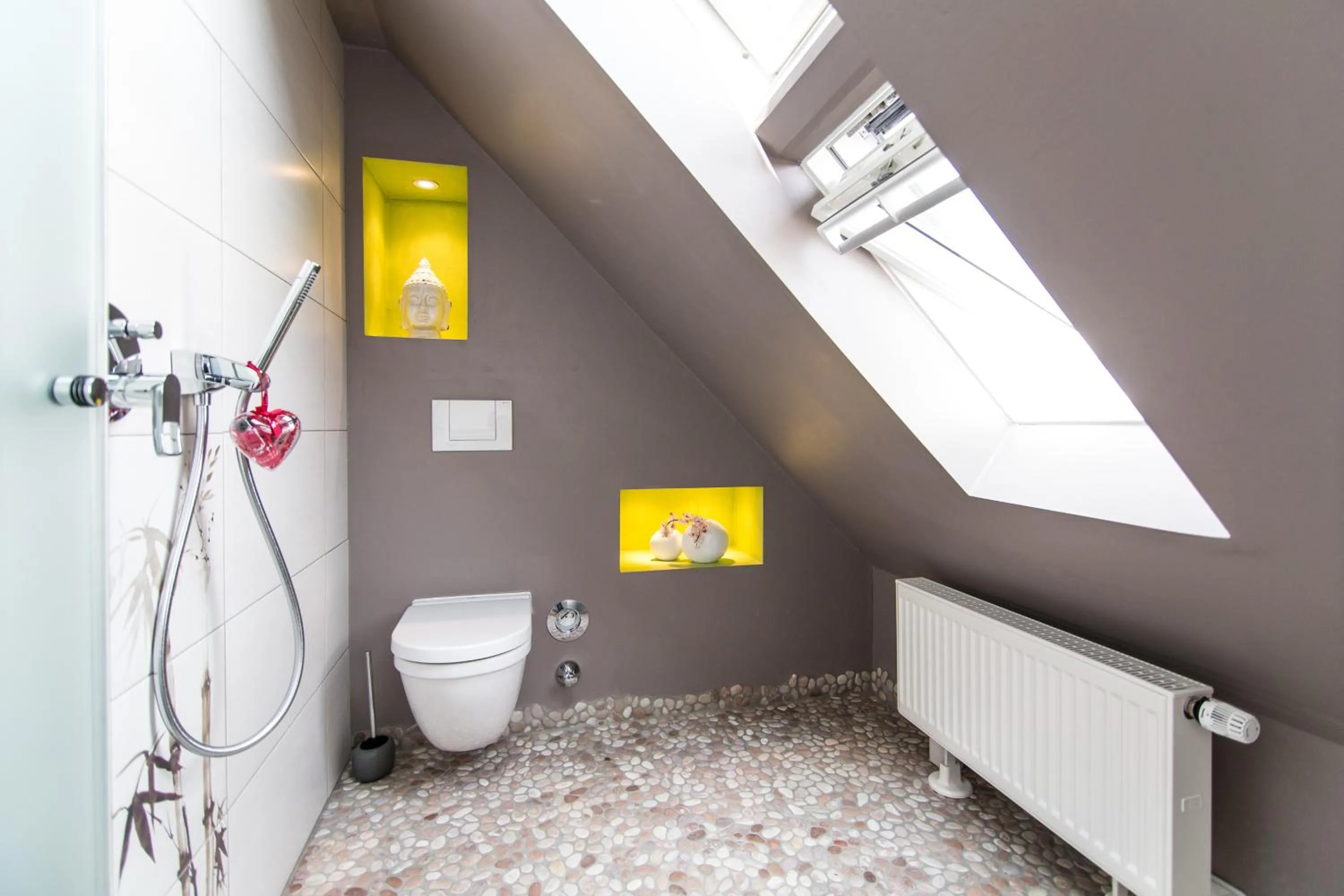 Bathroom in Wellness Suiten mit Whirlpool am Stadtrand von Essen