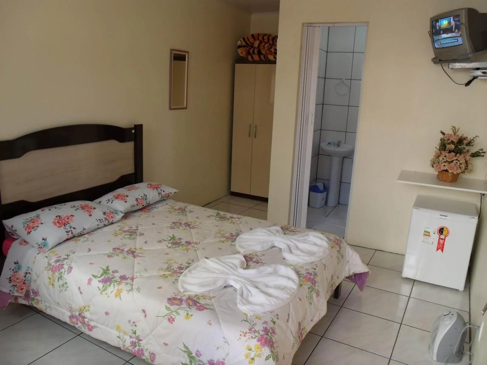 Photo of the whole room, Bed in Pousada da Mari