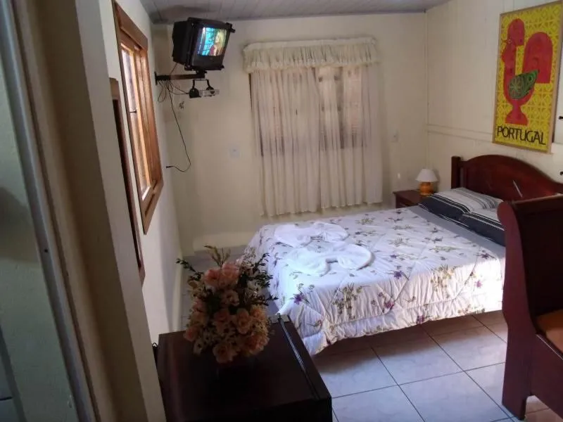 Photo of the whole room, Bed in Pousada da Mari