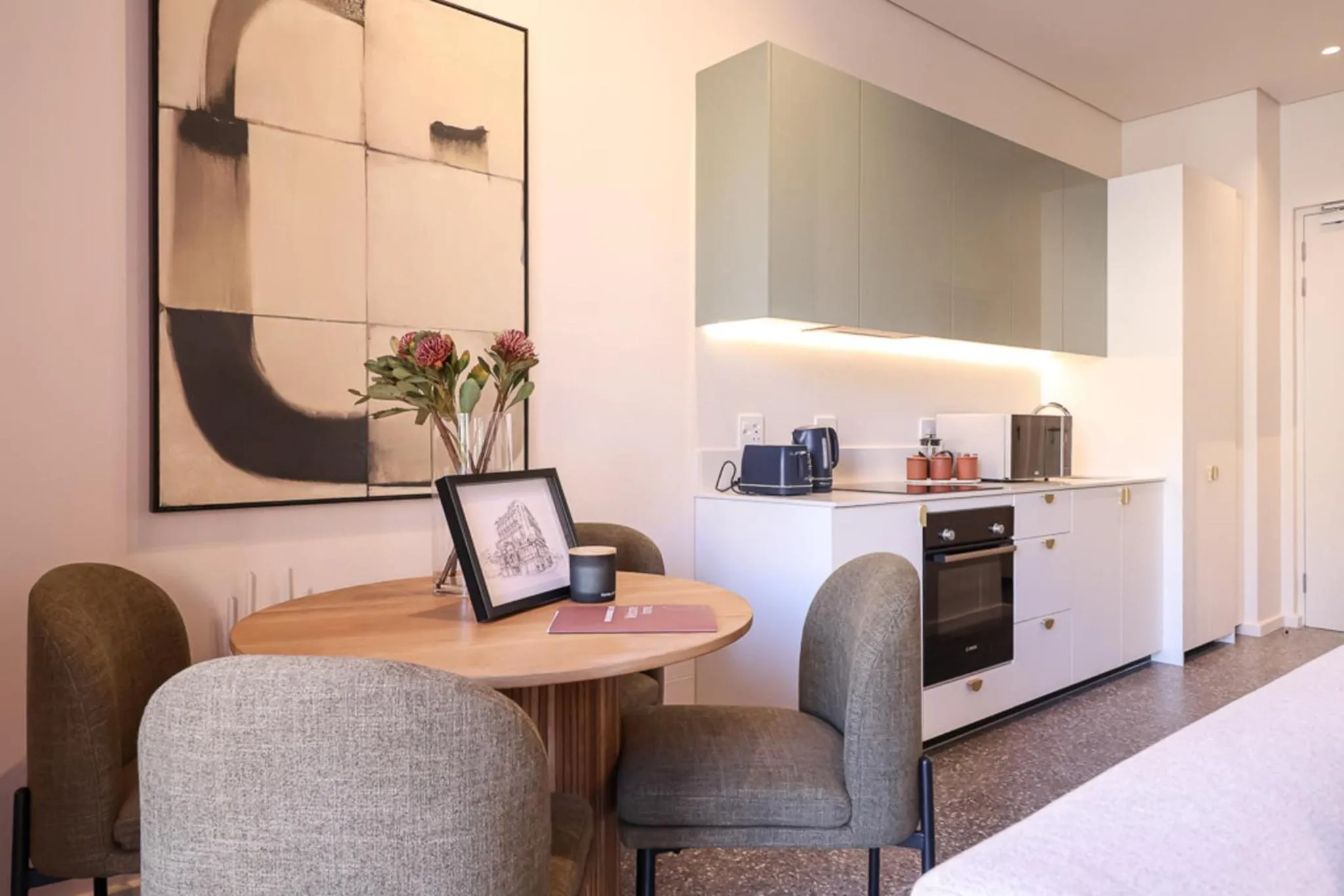 One-Bedroom Apartment in ONEHUNDRED on M - Fluent Serviced Apartments