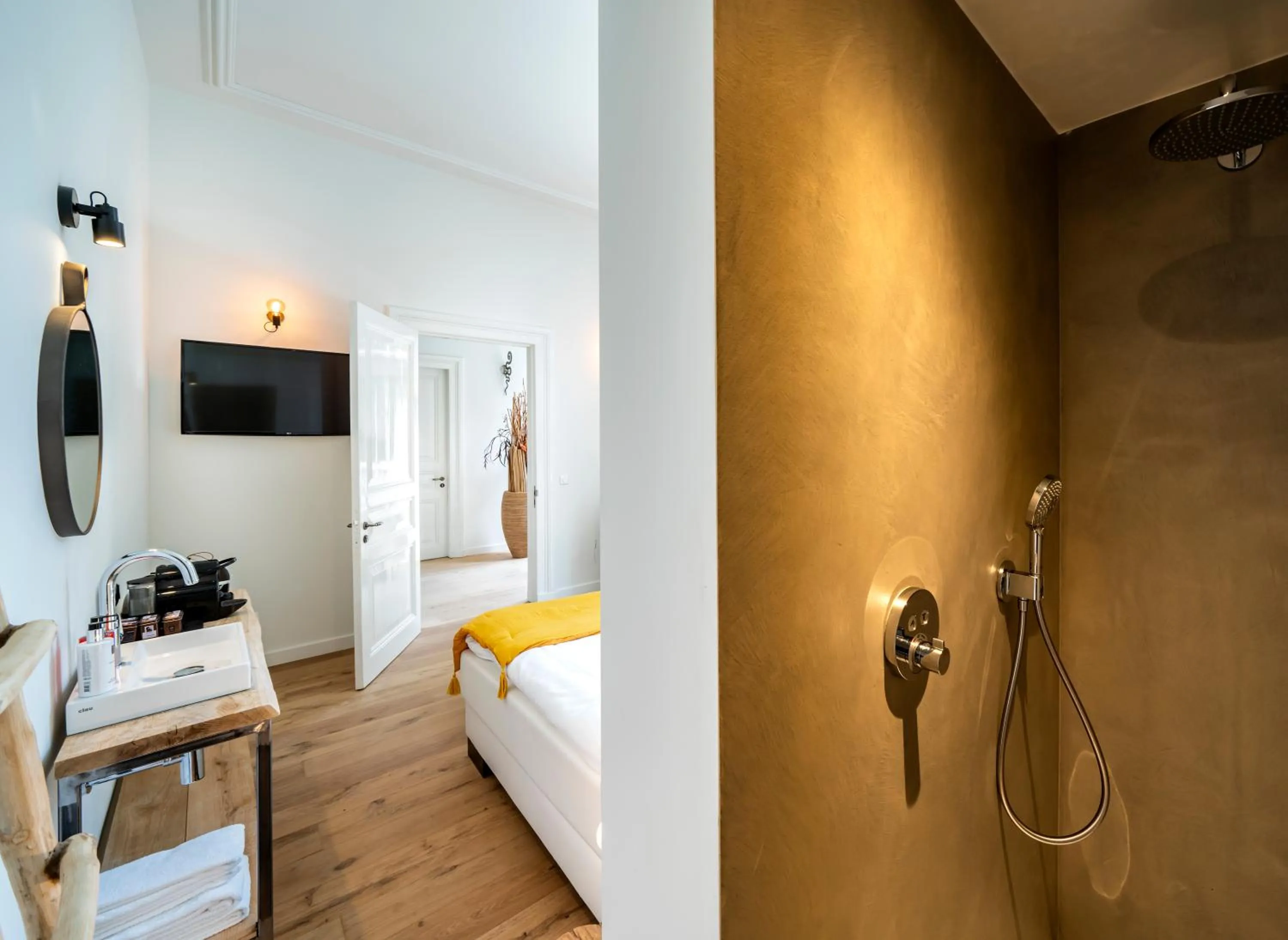 Bathroom, Bed in Villa Polder