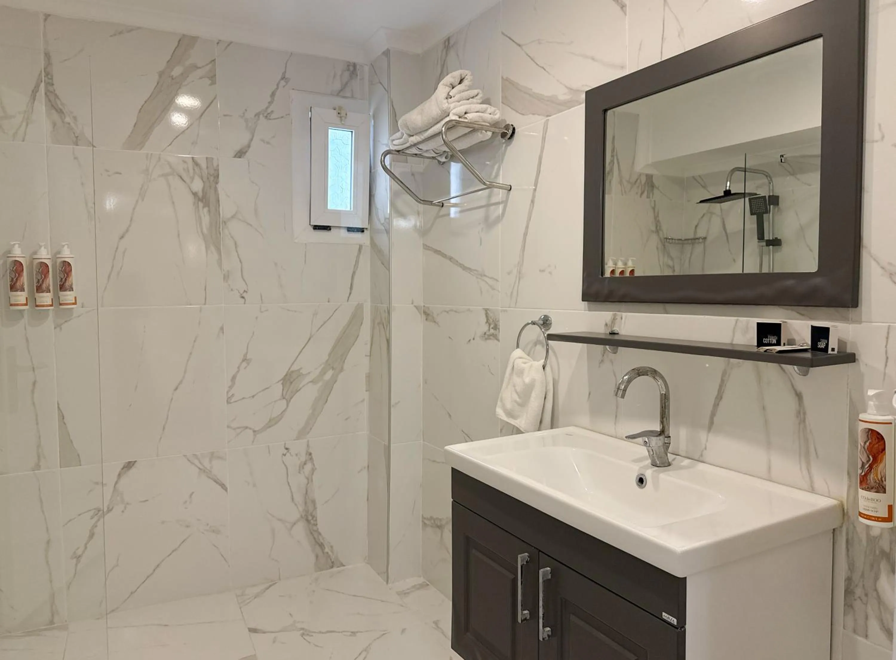 Shower in niXie Hotel Bodrum