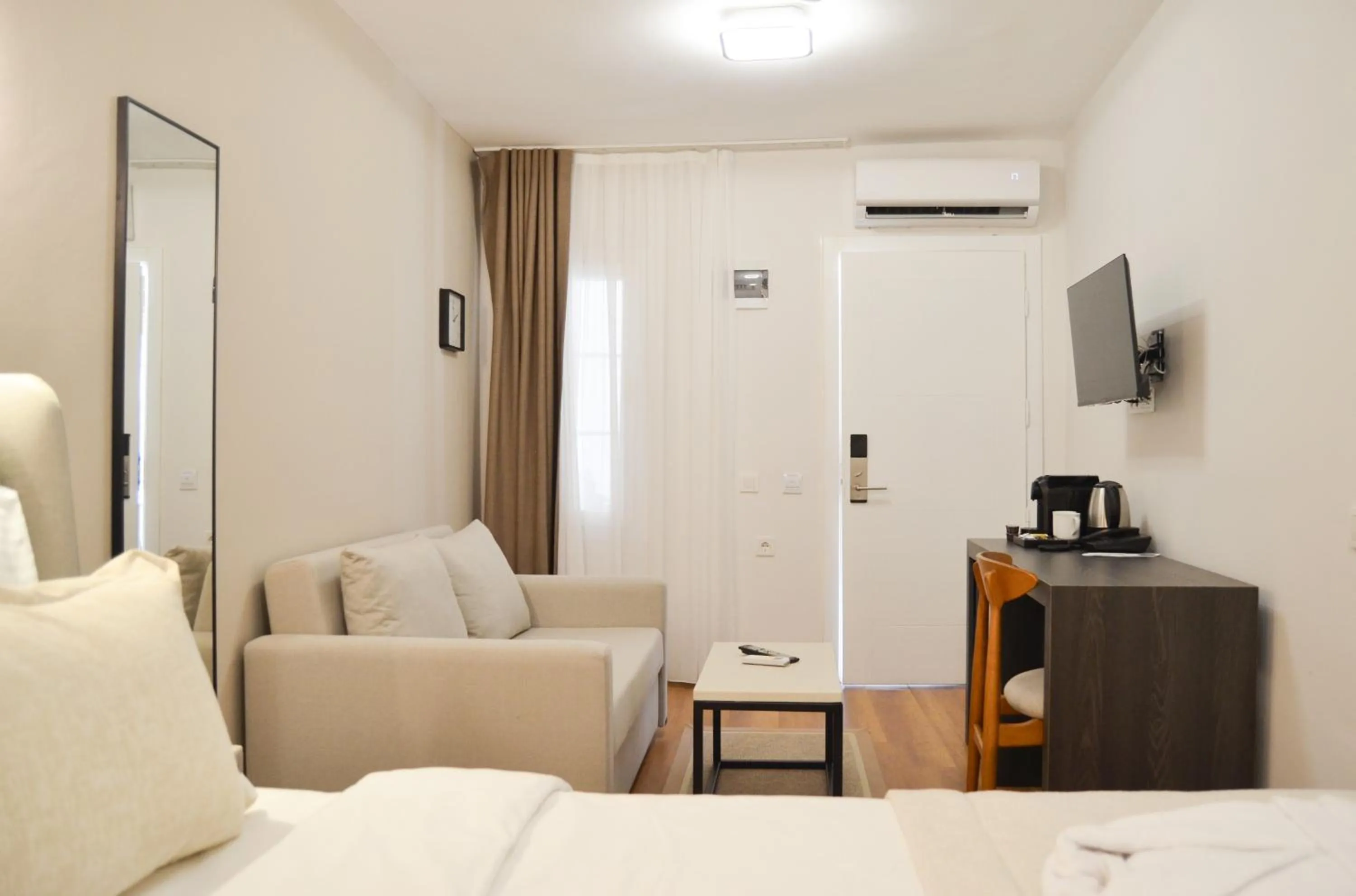 TV and multimedia in niXie Hotel Bodrum