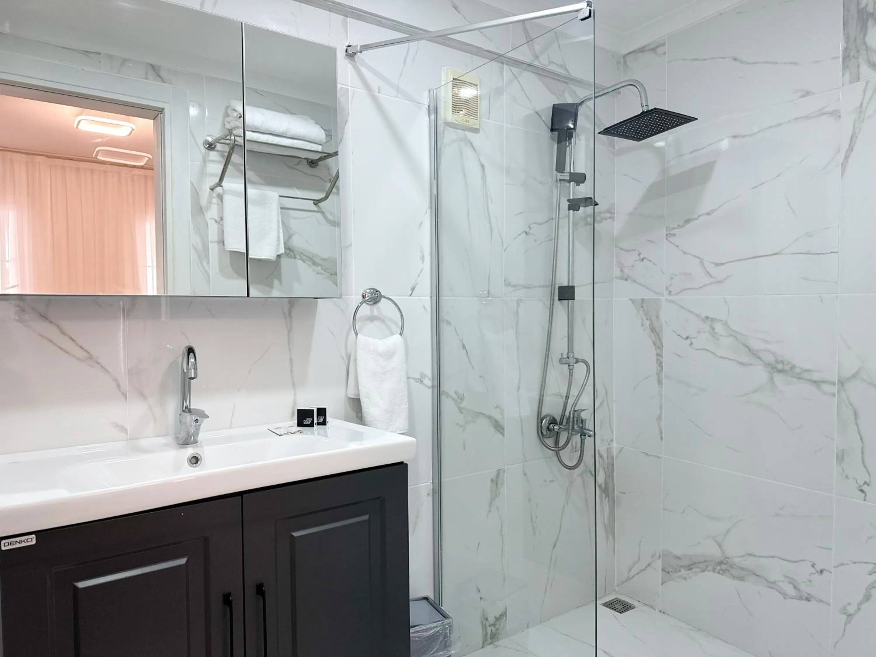 Shower in niXie Hotel Bodrum