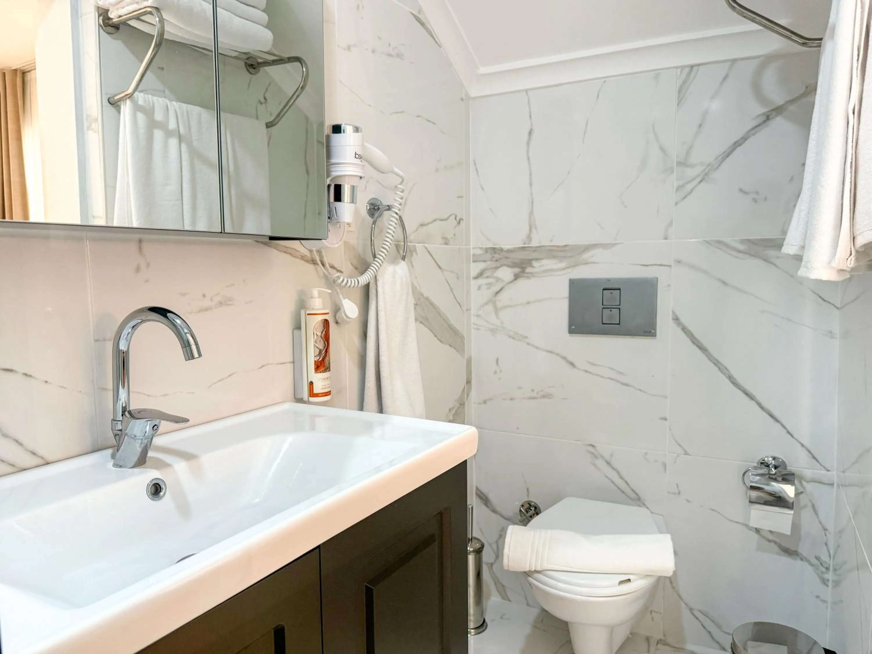 Shower in niXie Hotel Bodrum