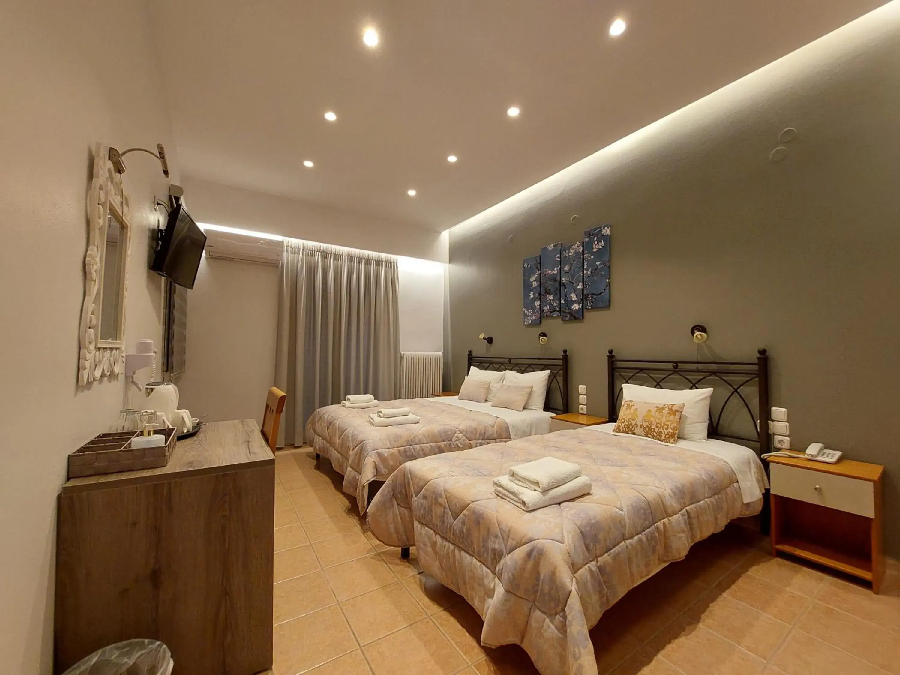 Deluxe Triple Room in Hotel Akti Deluxe Triple Room in Hotel Akti