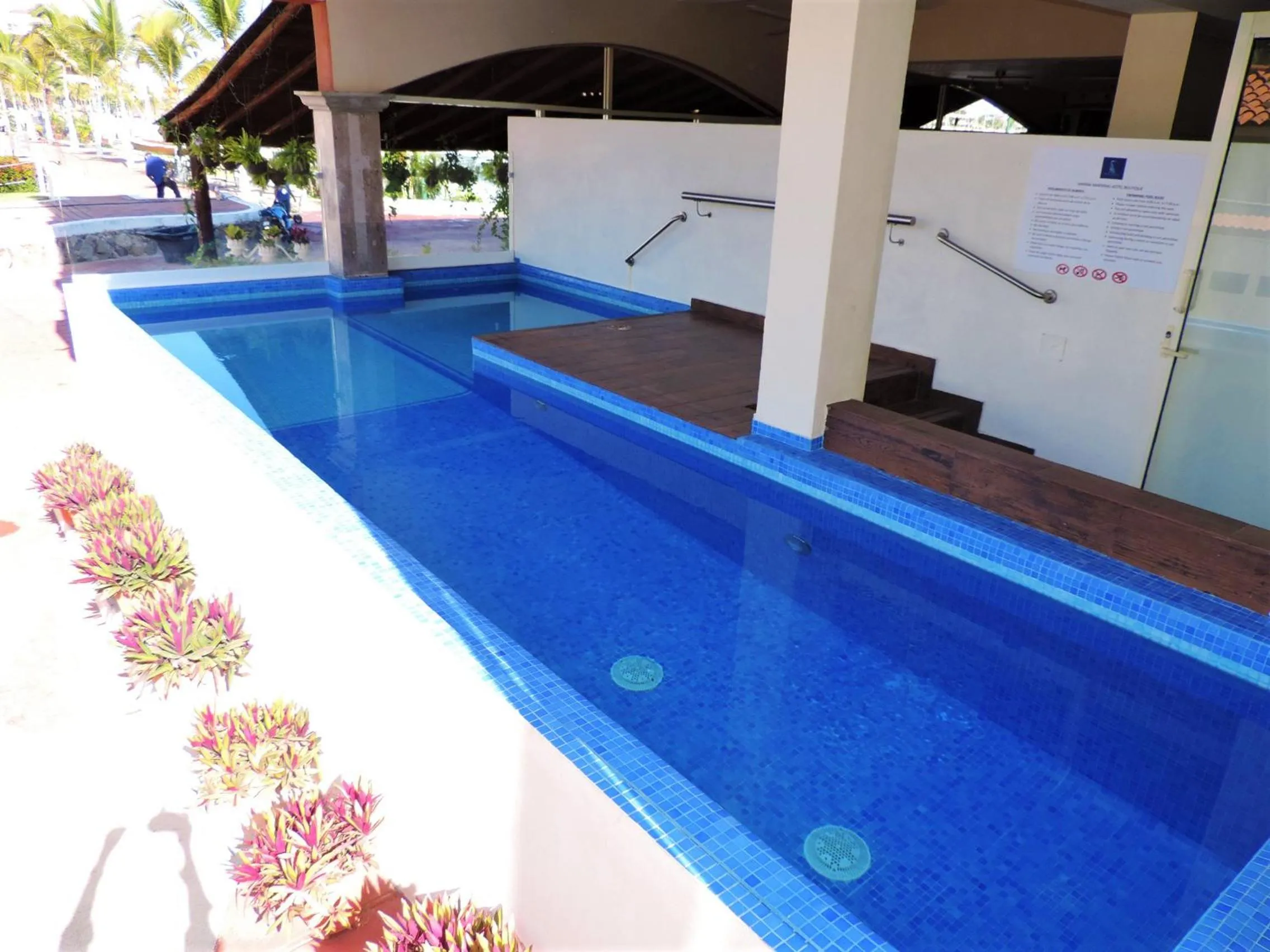 Area and facilities in Marina Banderas Suites Hotel Boutique