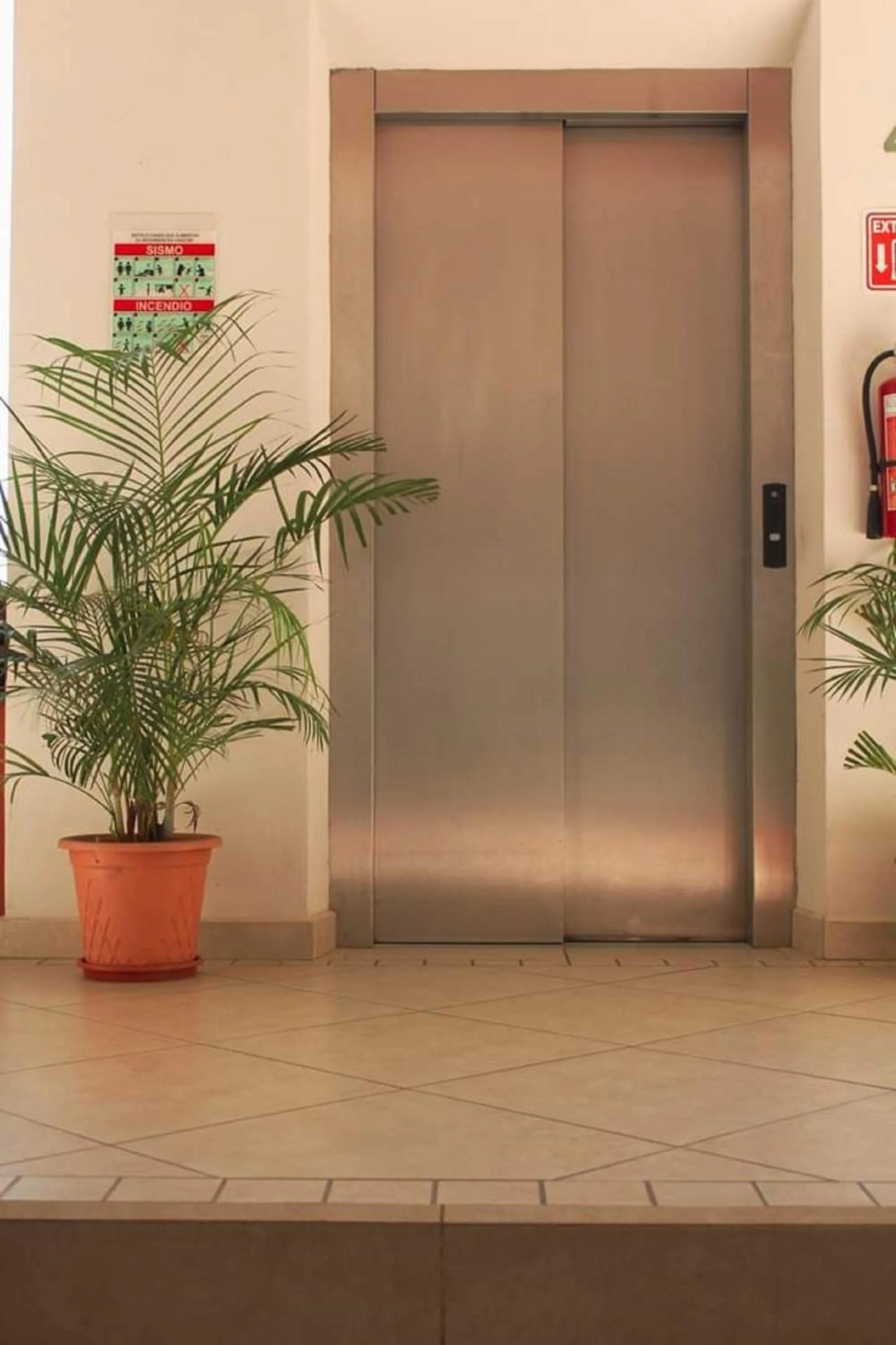 elevator in Marina Banderas Suites Hotel Boutique