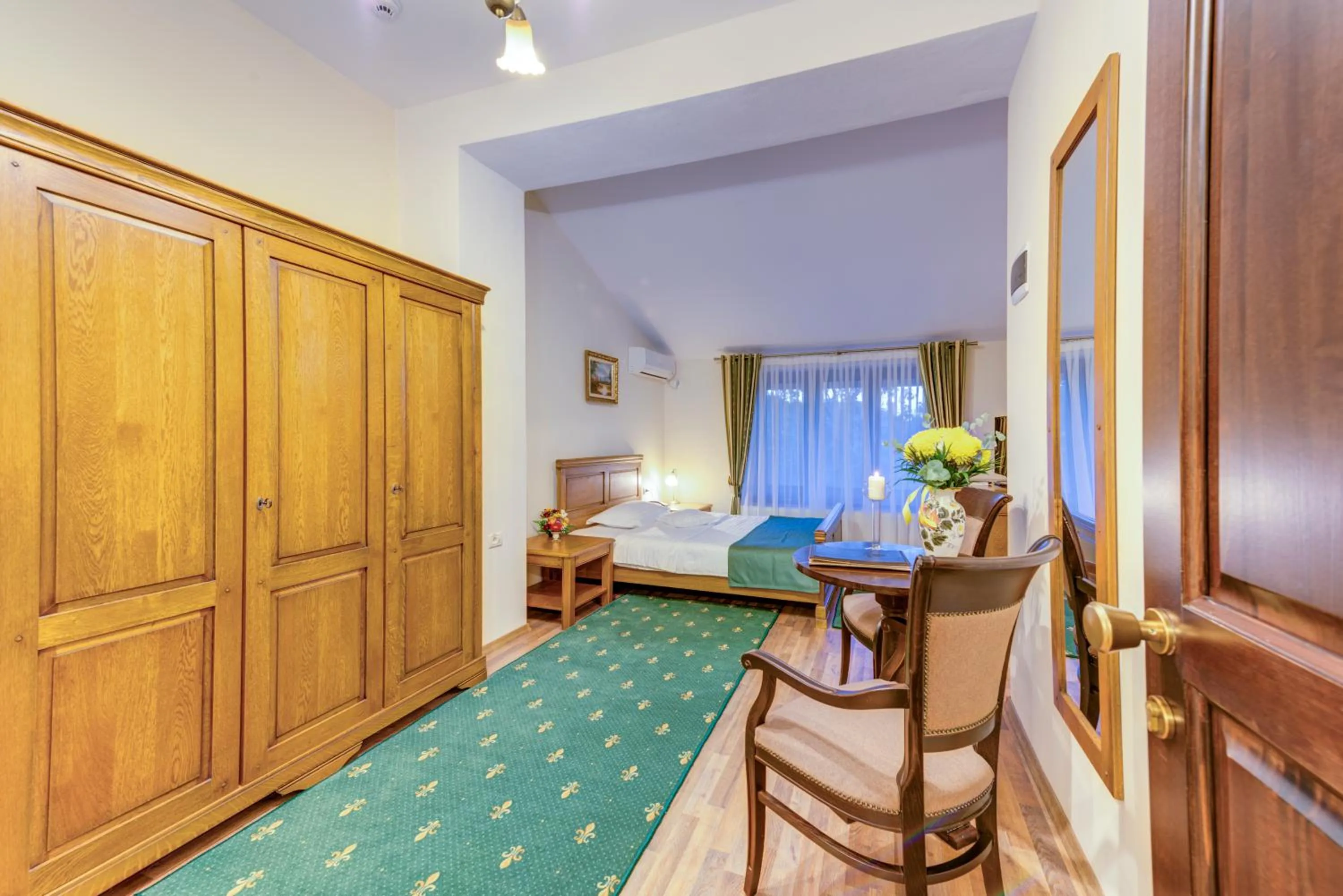 Photo of the whole room, Bed in Karlhof