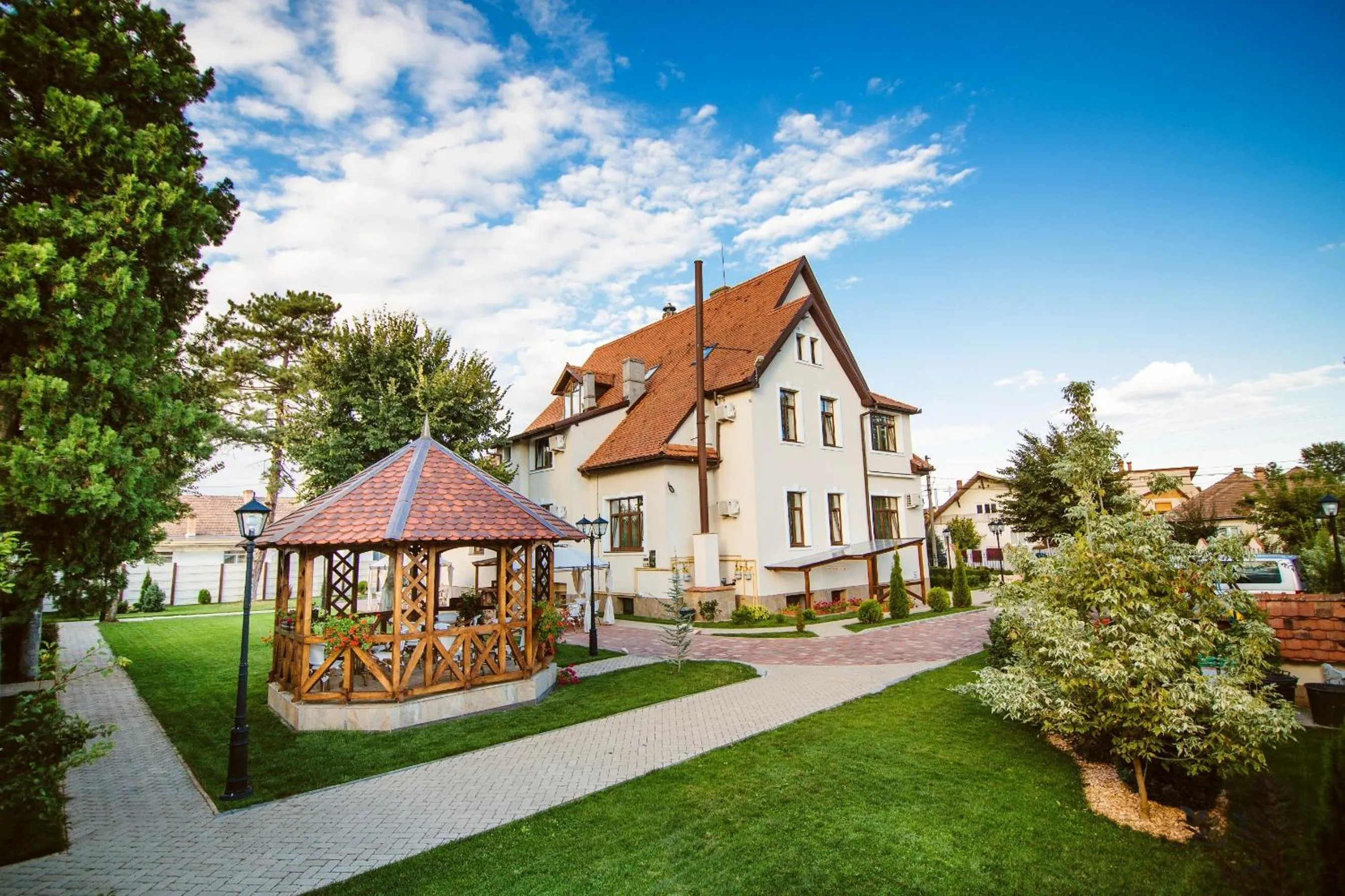 Property building in Karlhof