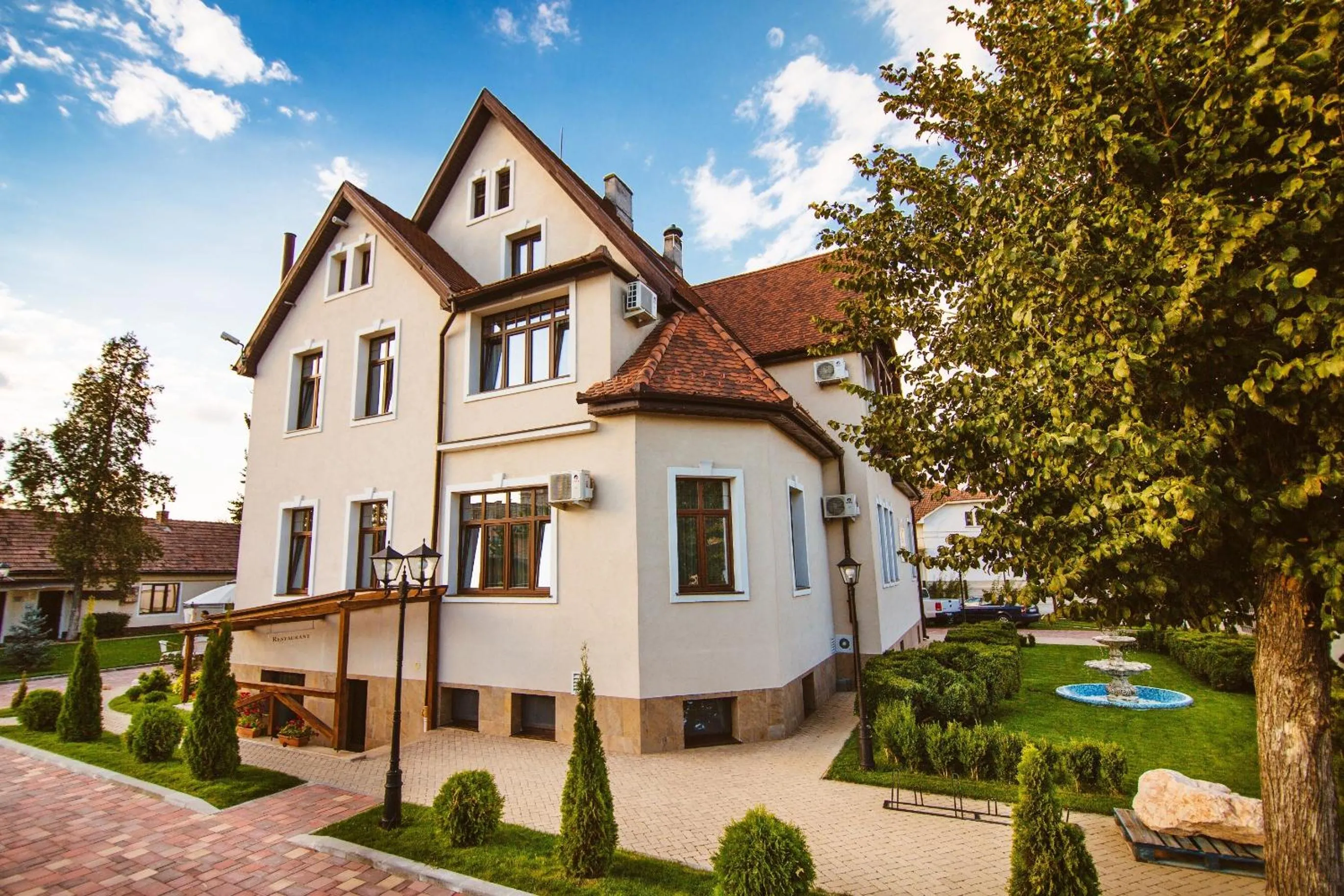 Property building in Karlhof