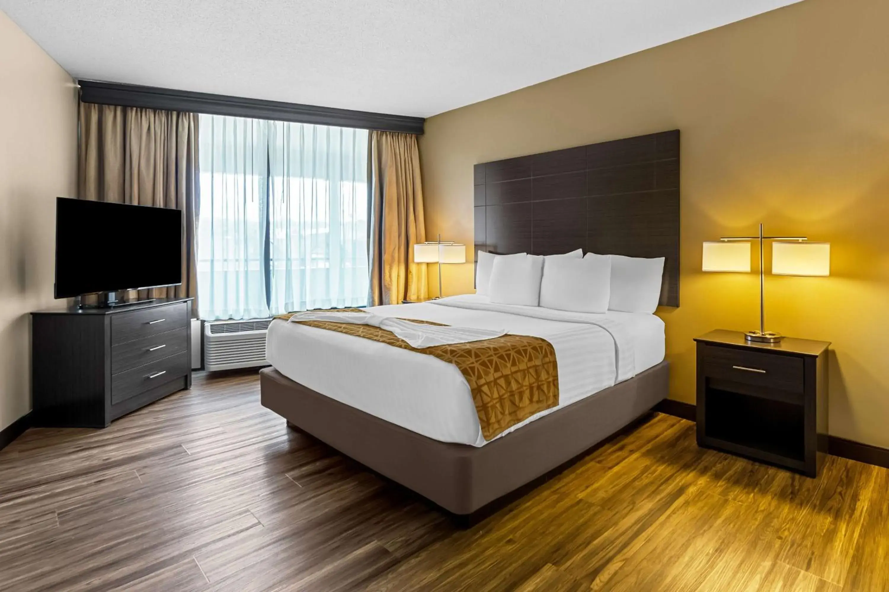 Photo of the whole room, Bed in Best Western Toni Inn Photo of the whole room, Bed in Best Western Toni Inn