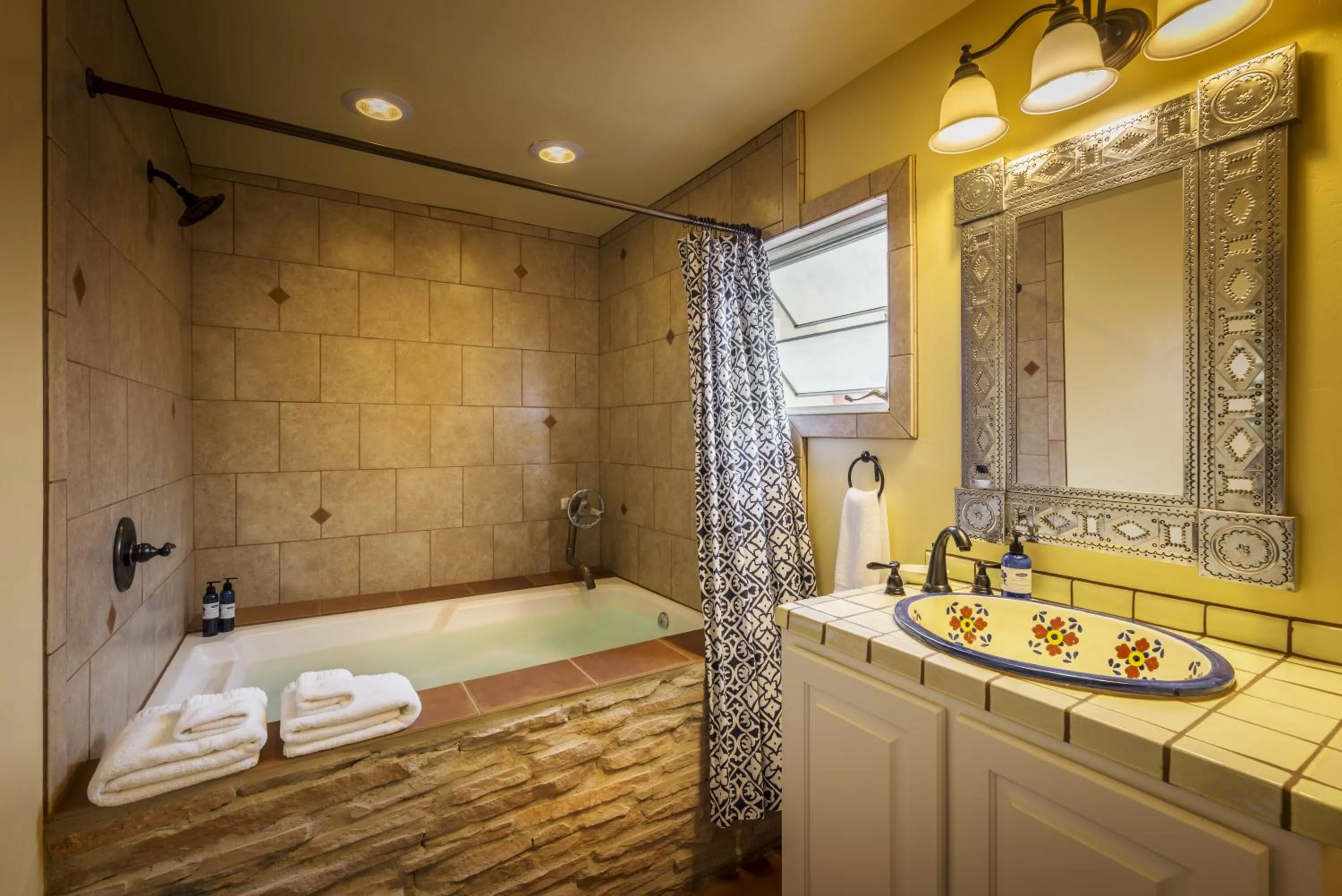 Bathroom, Bed in Sierra Grande, a Ted Turner Retreat