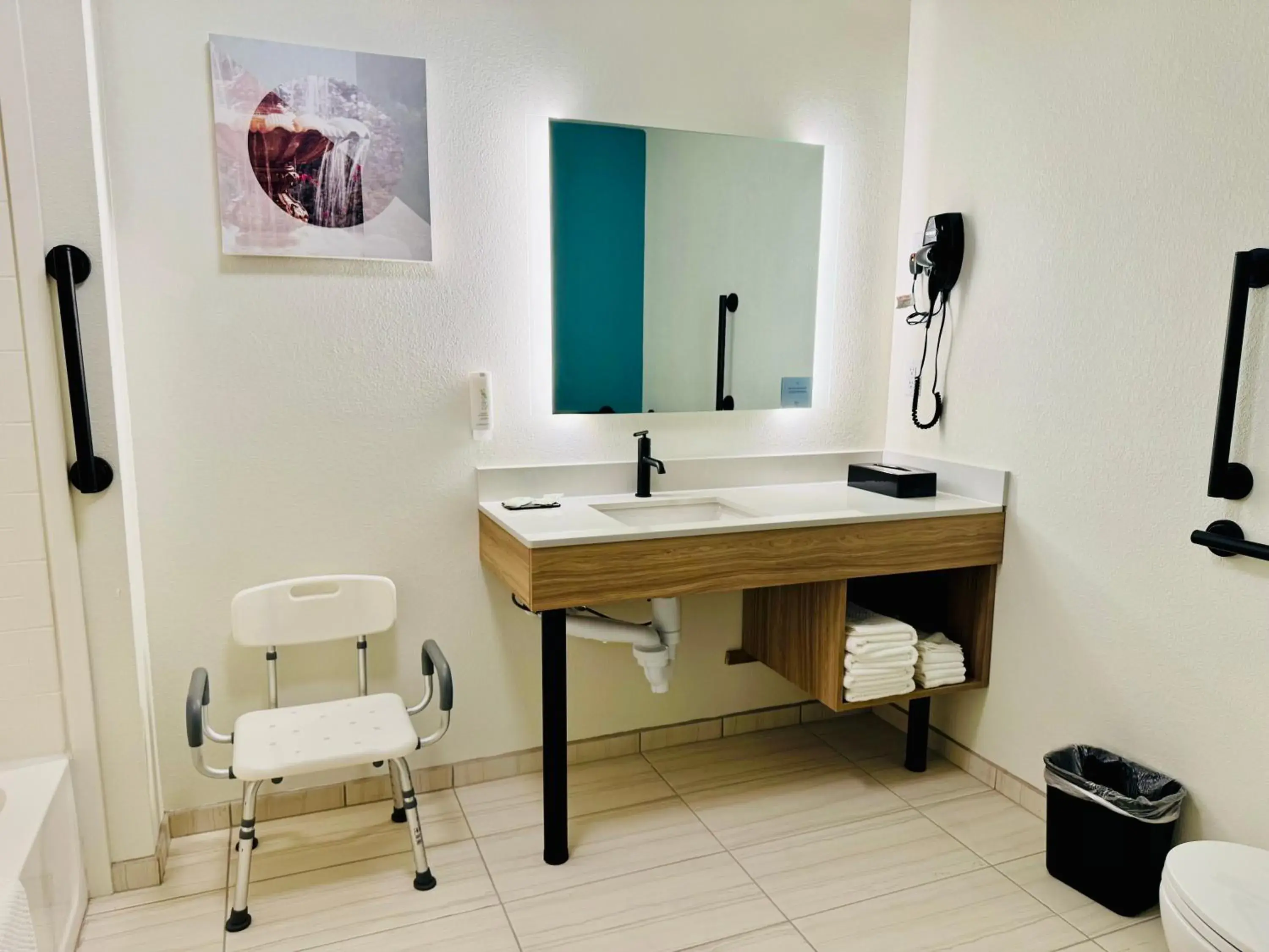 King Room with Tub - Disability Access/Non Smoking in Sleep Inn & Suites King Room with Tub - Disability Access/Non Smoking in Sleep Inn & Suites