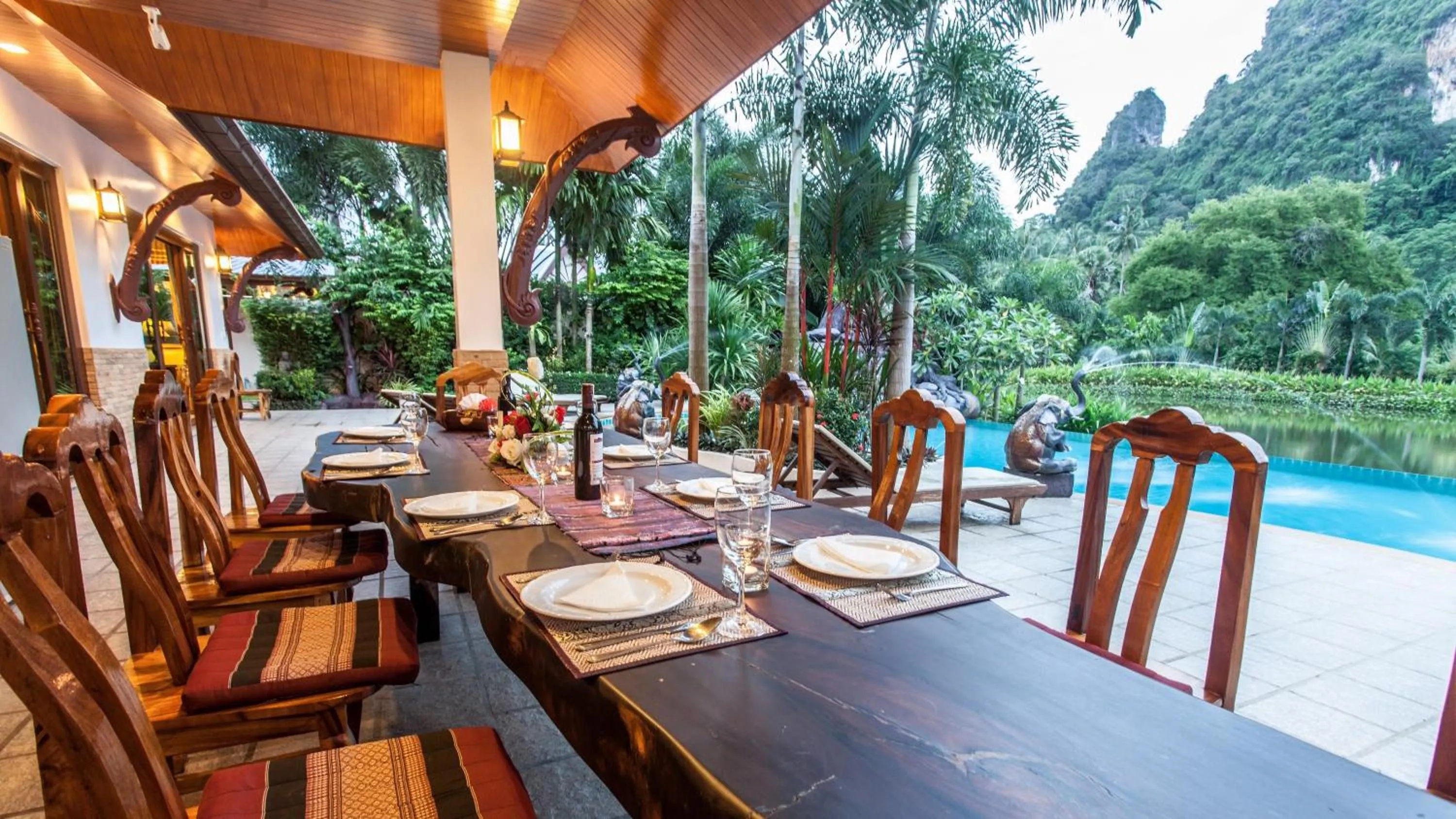 Patio in Saifon Villas 5 Bedroom Pool Villa