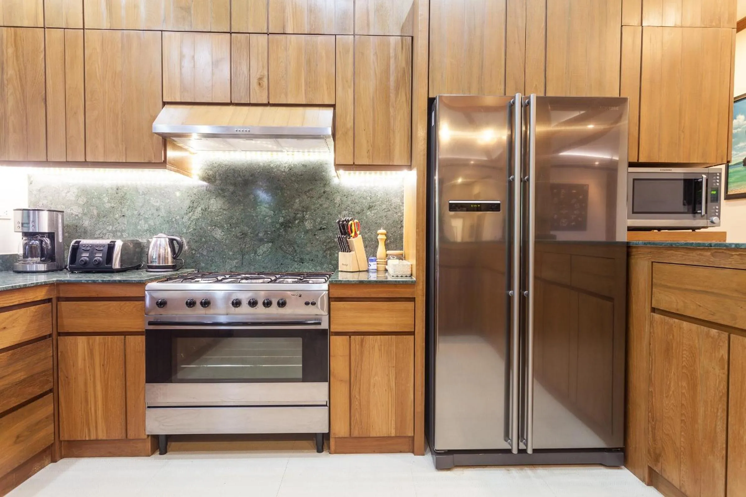 Kitchen or kitchenette in Saifon Villas 5 Bedroom Pool Villa