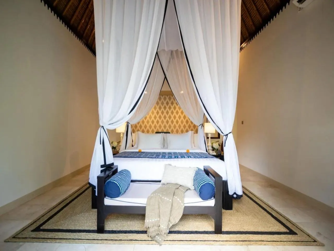 Bed in Mesari Hotel Ubud
