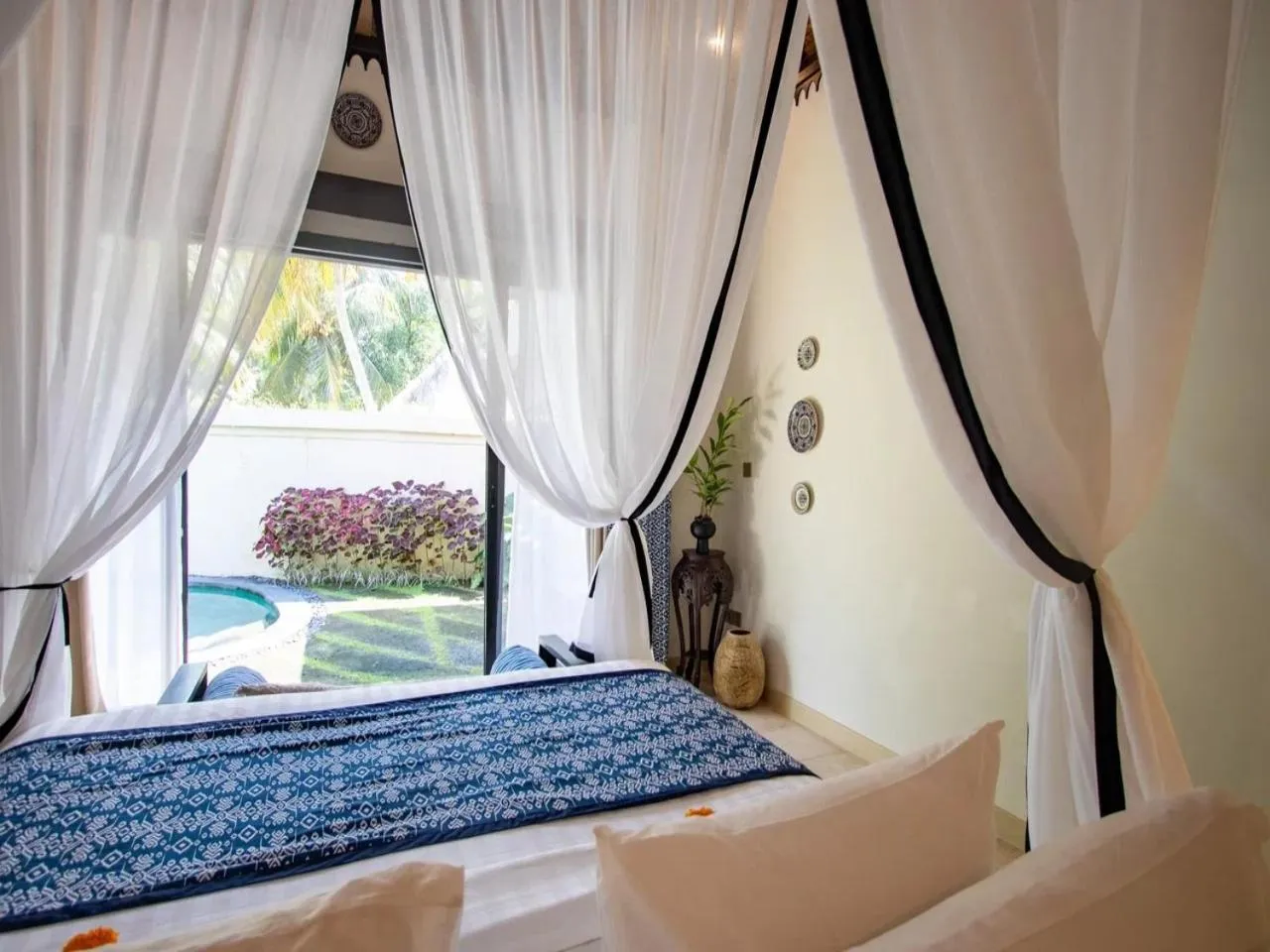 Bed in Mesari Hotel Ubud