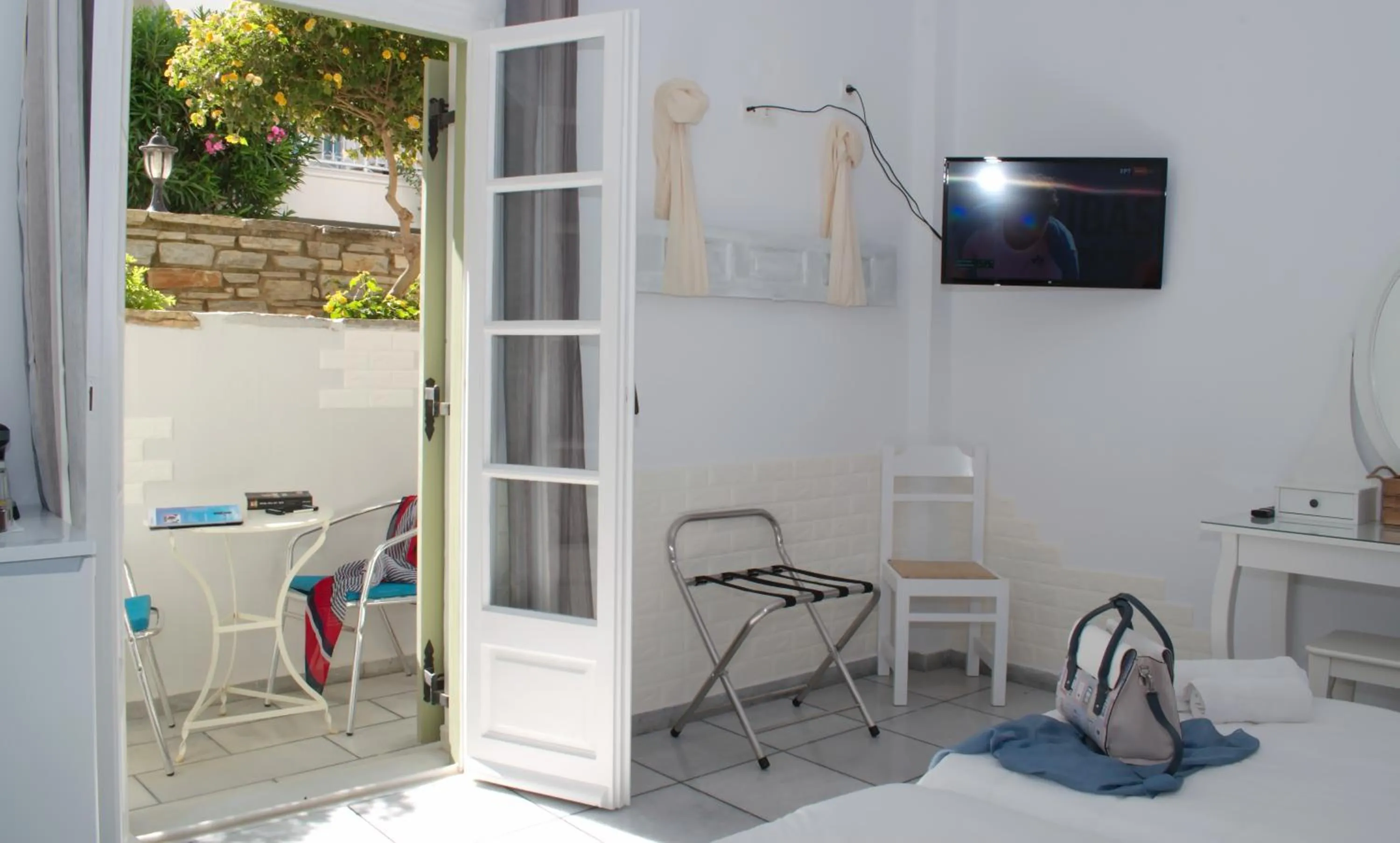 Photo of the whole room in Camara Hotel