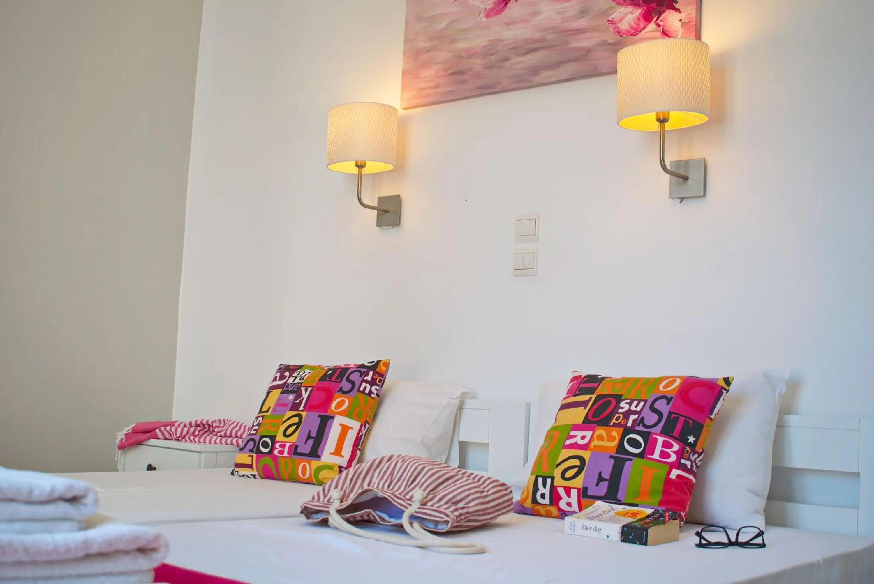 Bedroom, Bed in Camara Hotel