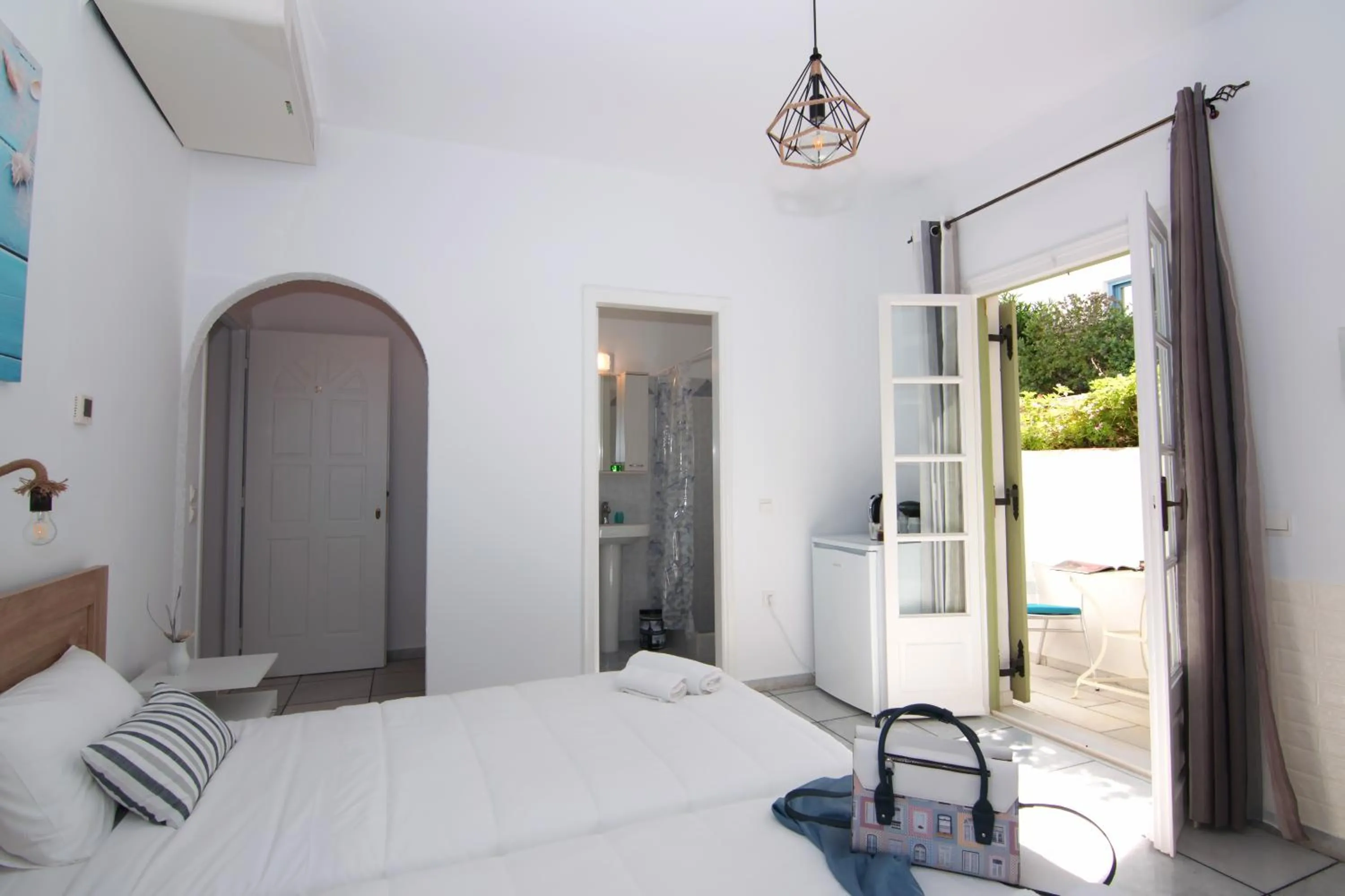 Photo of the whole room, Bed in Camara Hotel