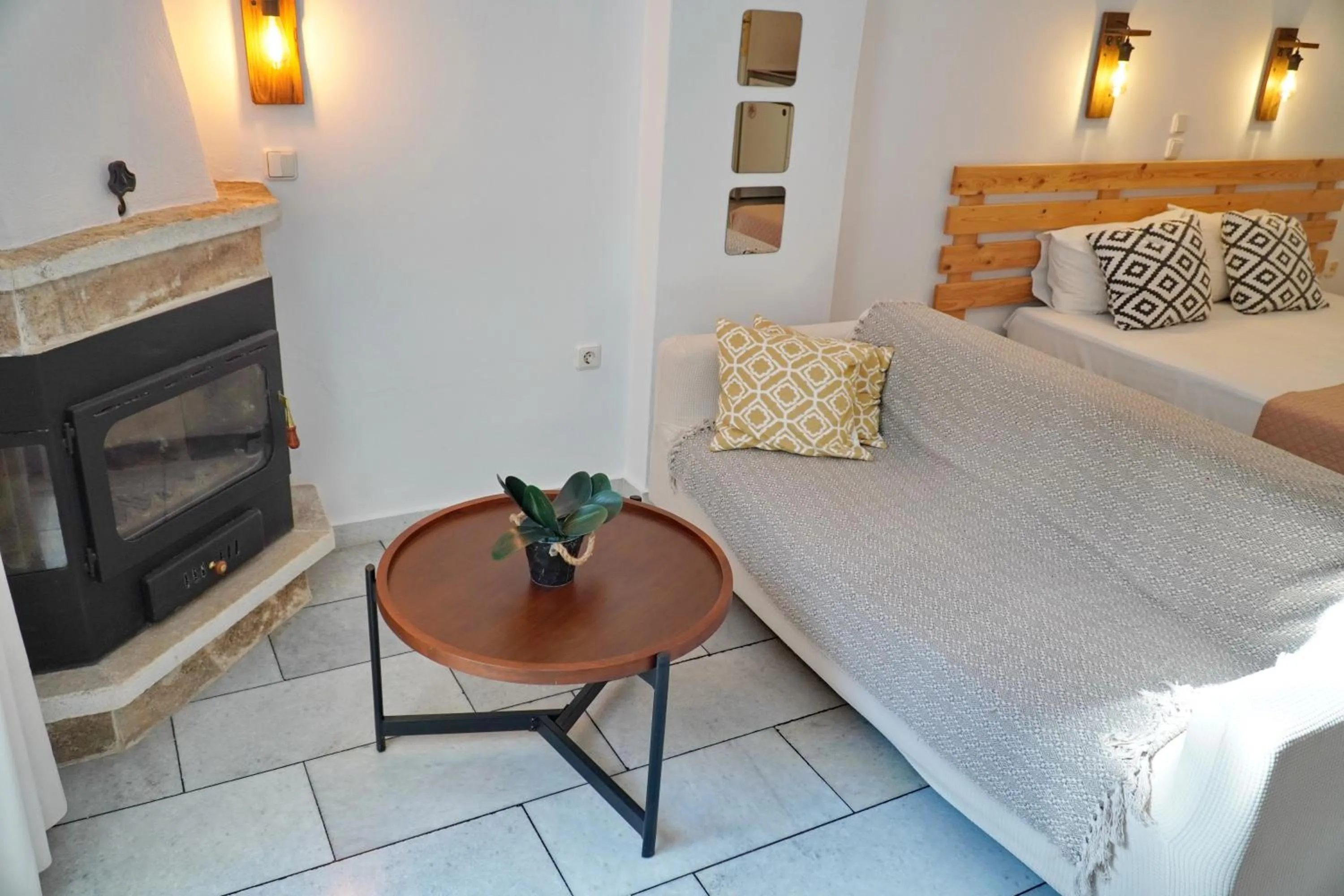 Property building, Bed in Camara Hotel