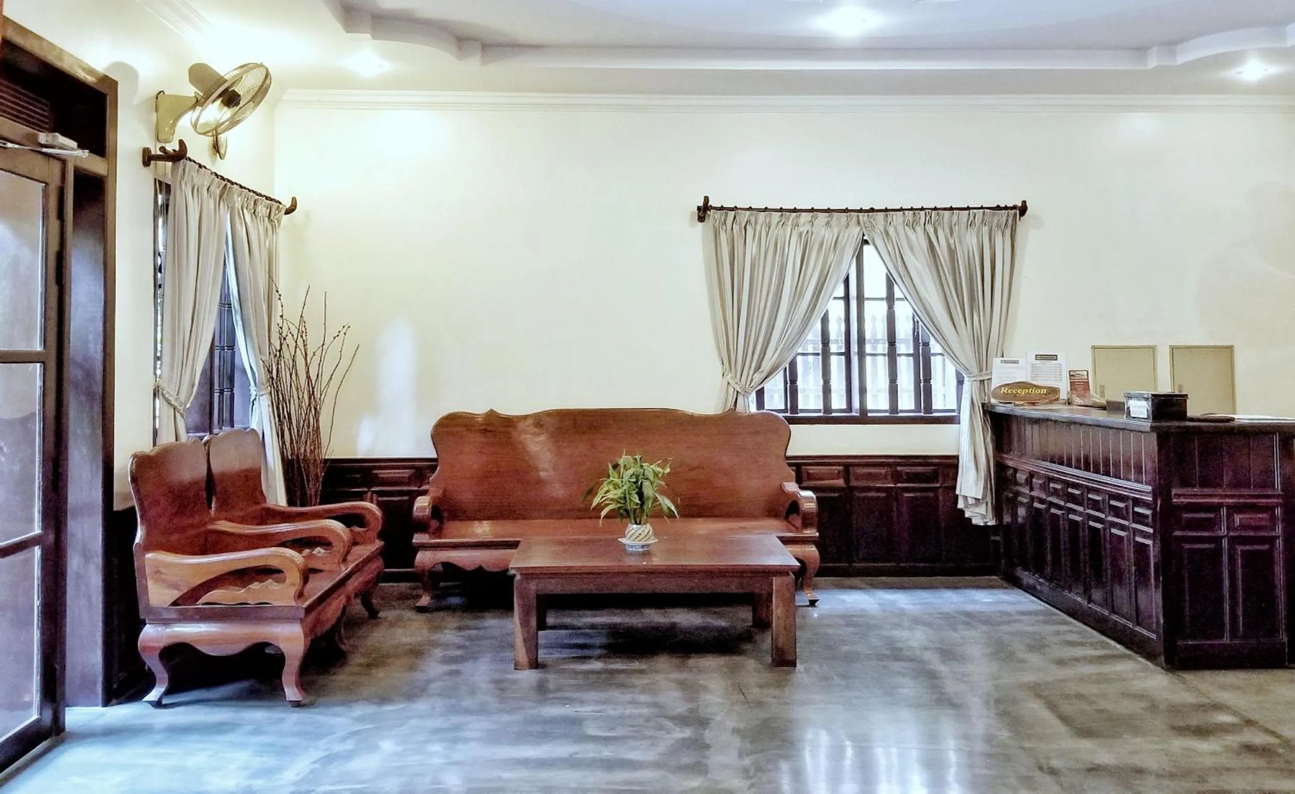 Living room in Uncle Sam Villa