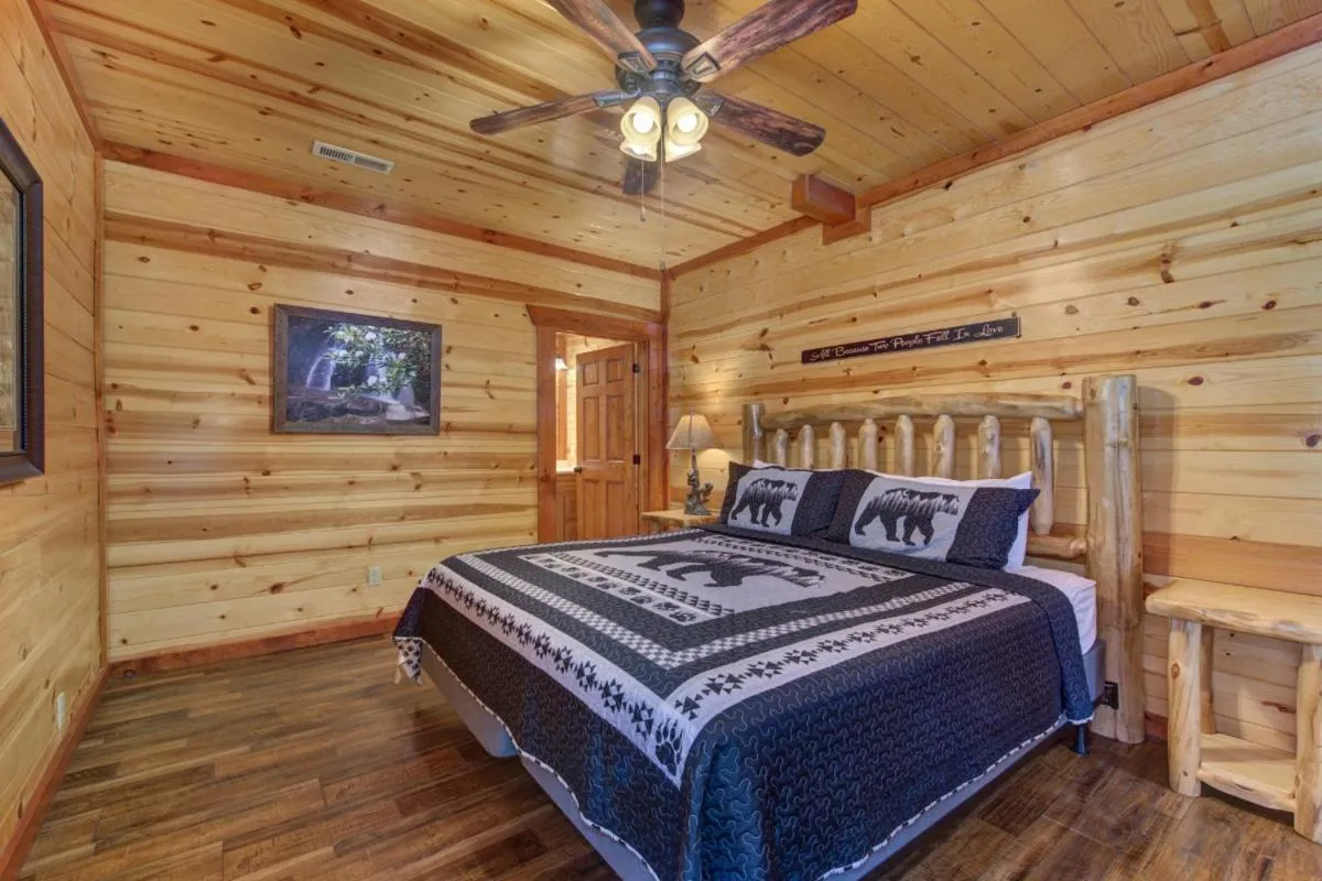 Bed in Splash Mountain Lodge By Avada Properties