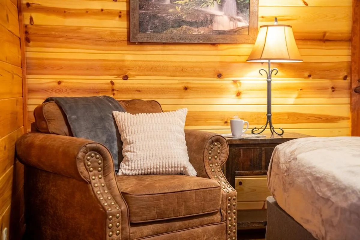 Bed in Splash Mountain Lodge By Avada Properties