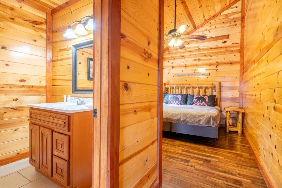 Bed in Splash Mountain Lodge By Avada Properties