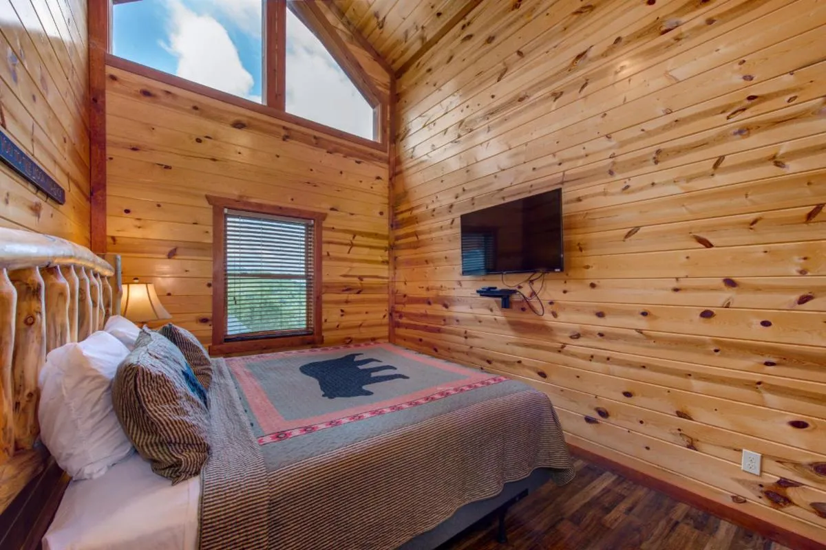 Bed in Splash Mountain Lodge By Avada Properties
