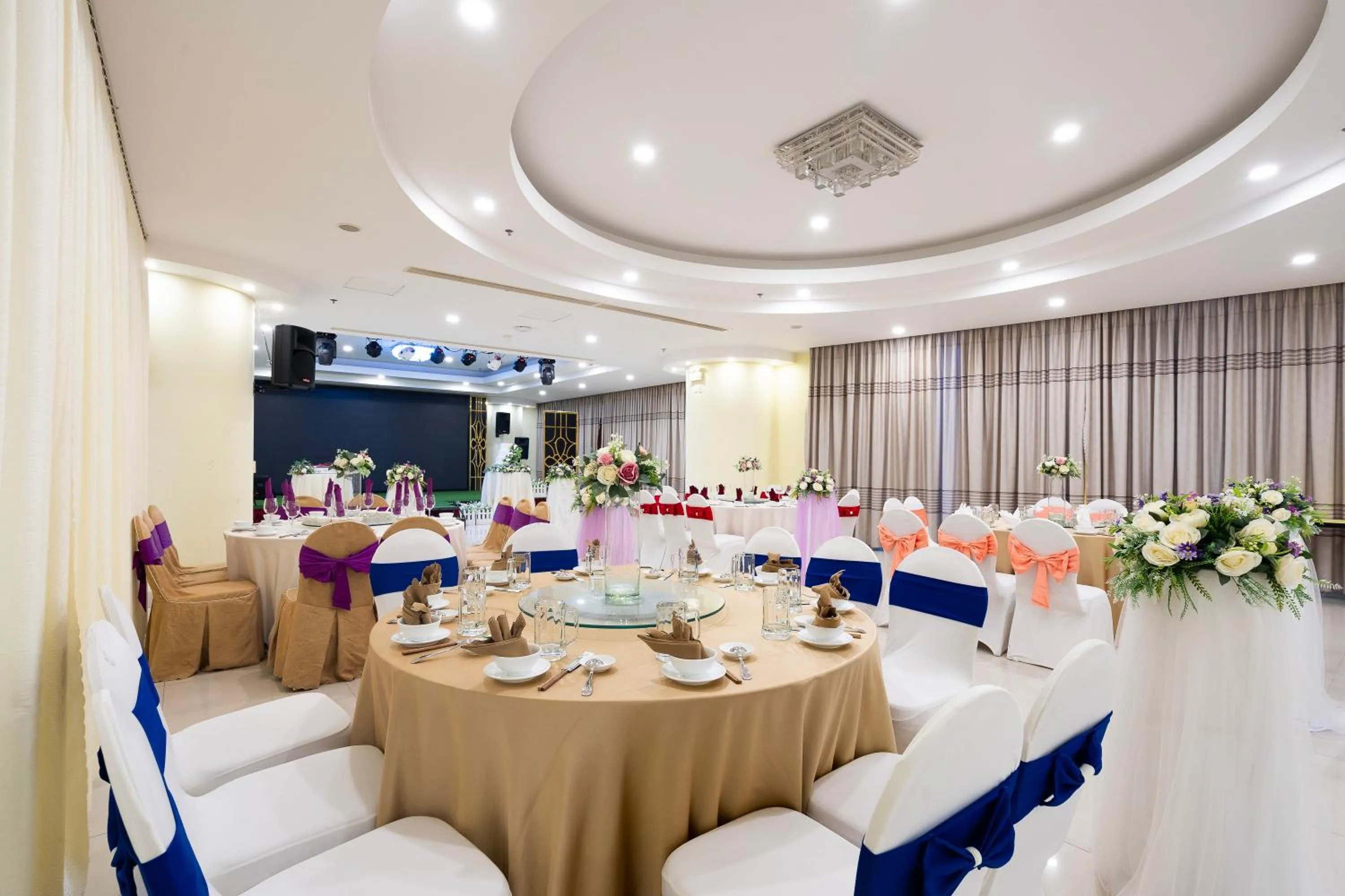 wedding in PHU MY HARBOUR HOTEL - Old Golf Phu My Hotel