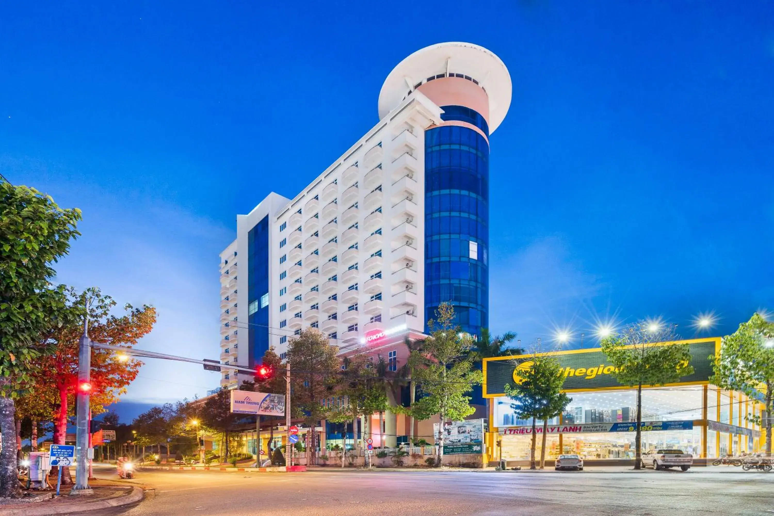 Property building in PHU MY HARBOUR HOTEL - Old Golf Phu My Hotel Property building in PHU MY HARBOUR HOTEL - Old Golf Phu My Hotel