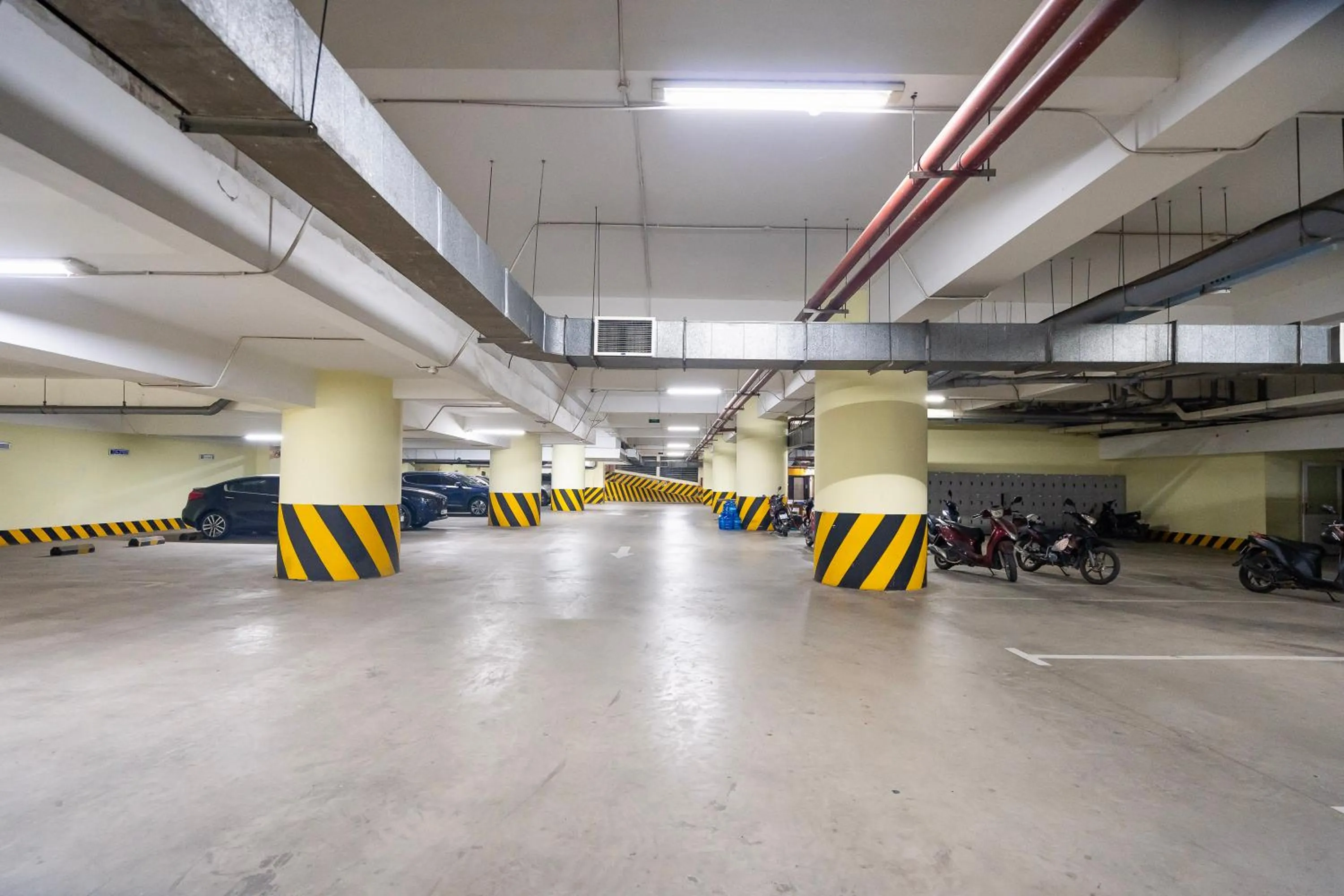 Parking in PHU MY HARBOUR HOTEL - Old Golf Phu My Hotel