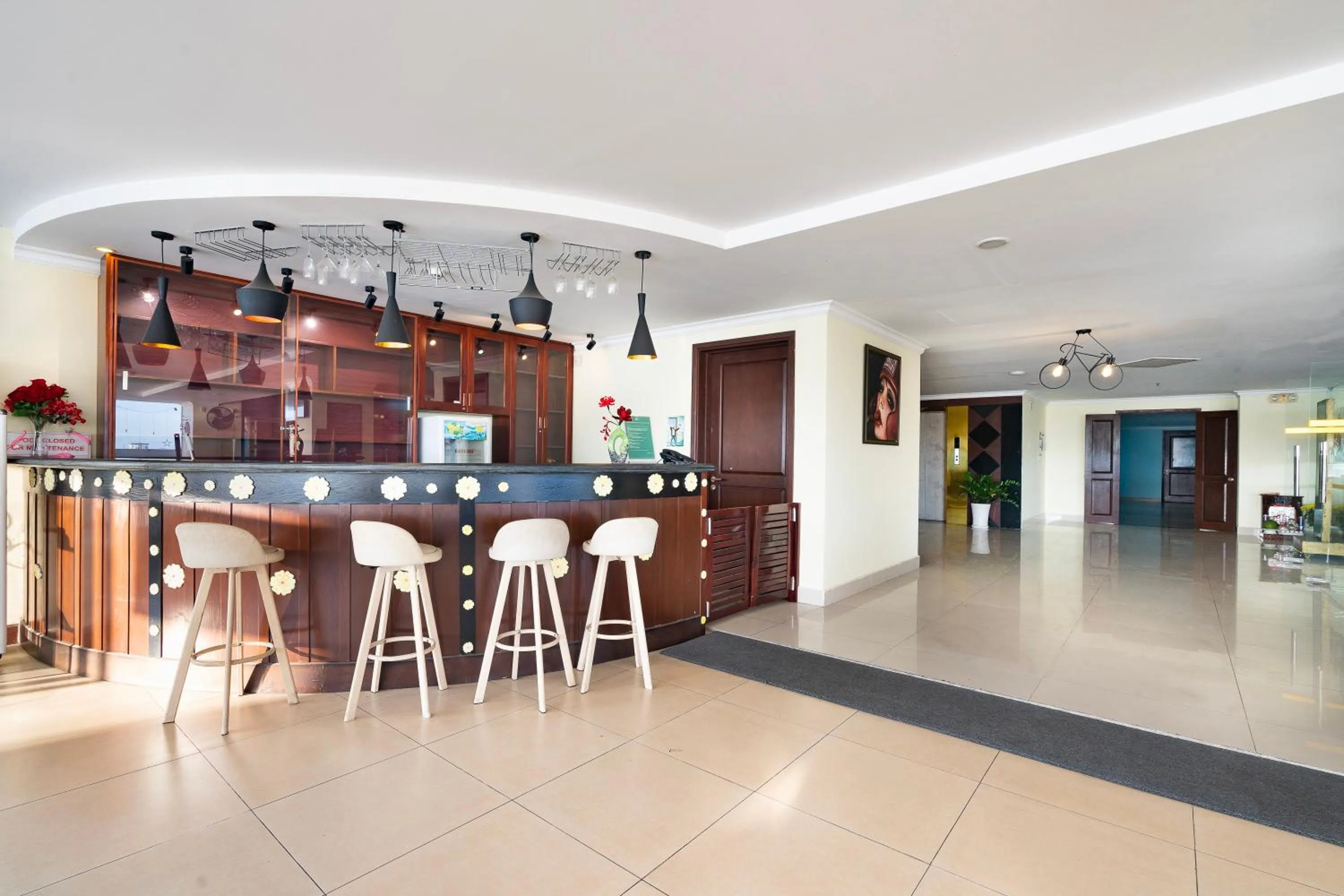 Lounge or bar in PHU MY HARBOUR HOTEL - Old Golf Phu My Hotel