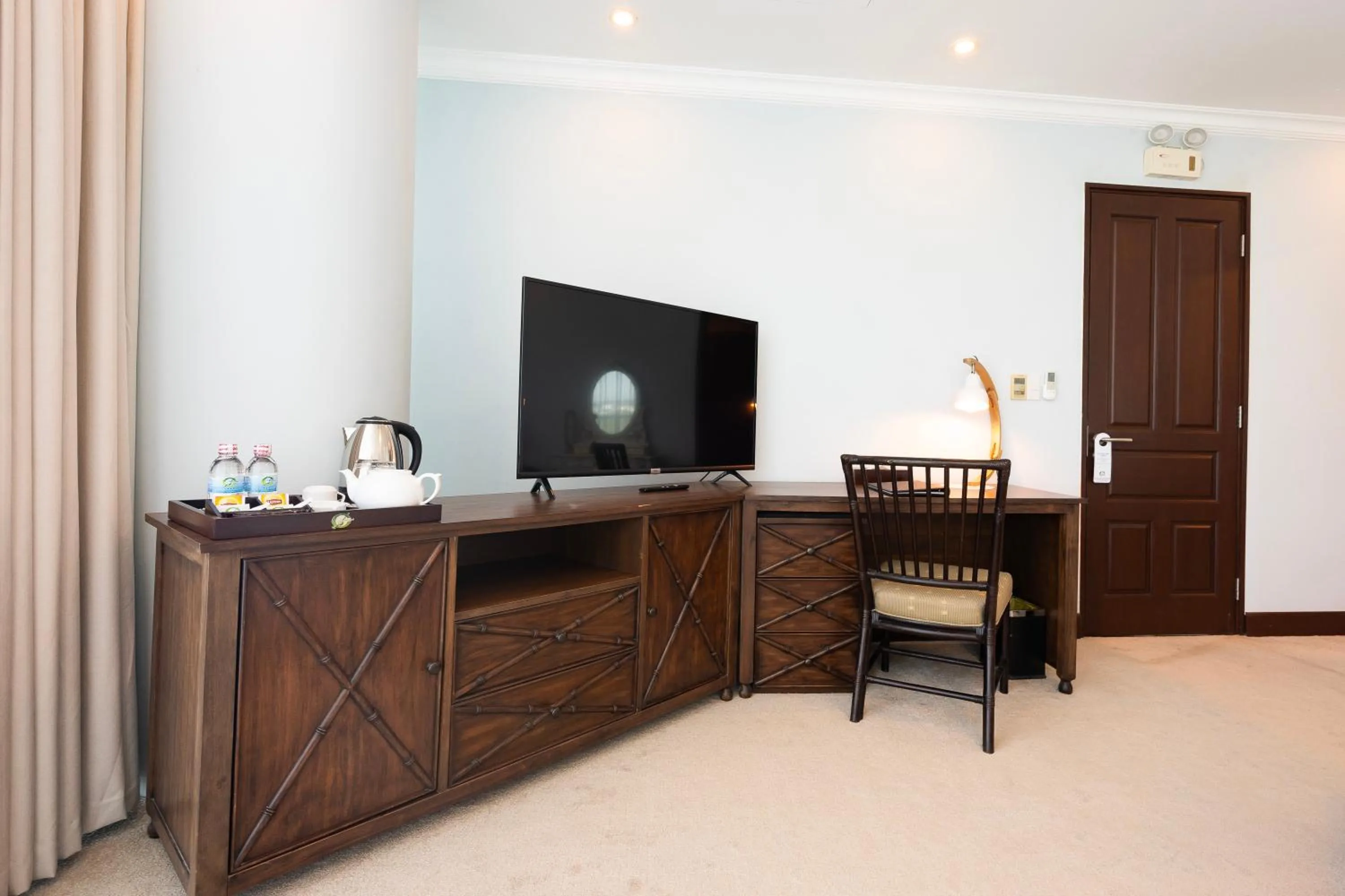 TV and multimedia in PHU MY HARBOUR HOTEL - Old Golf Phu My Hotel