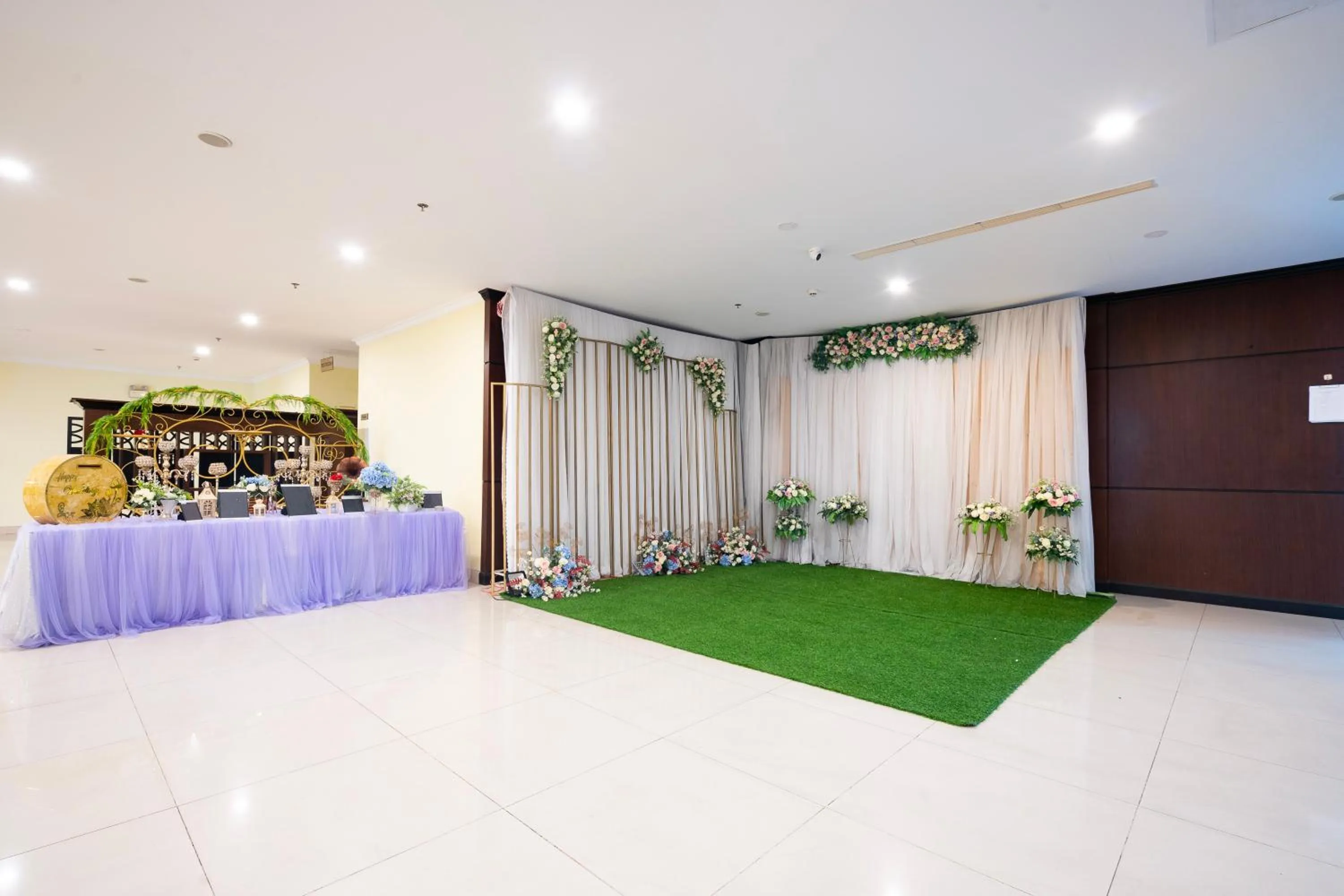 wedding in PHU MY HARBOUR HOTEL - Old Golf Phu My Hotel