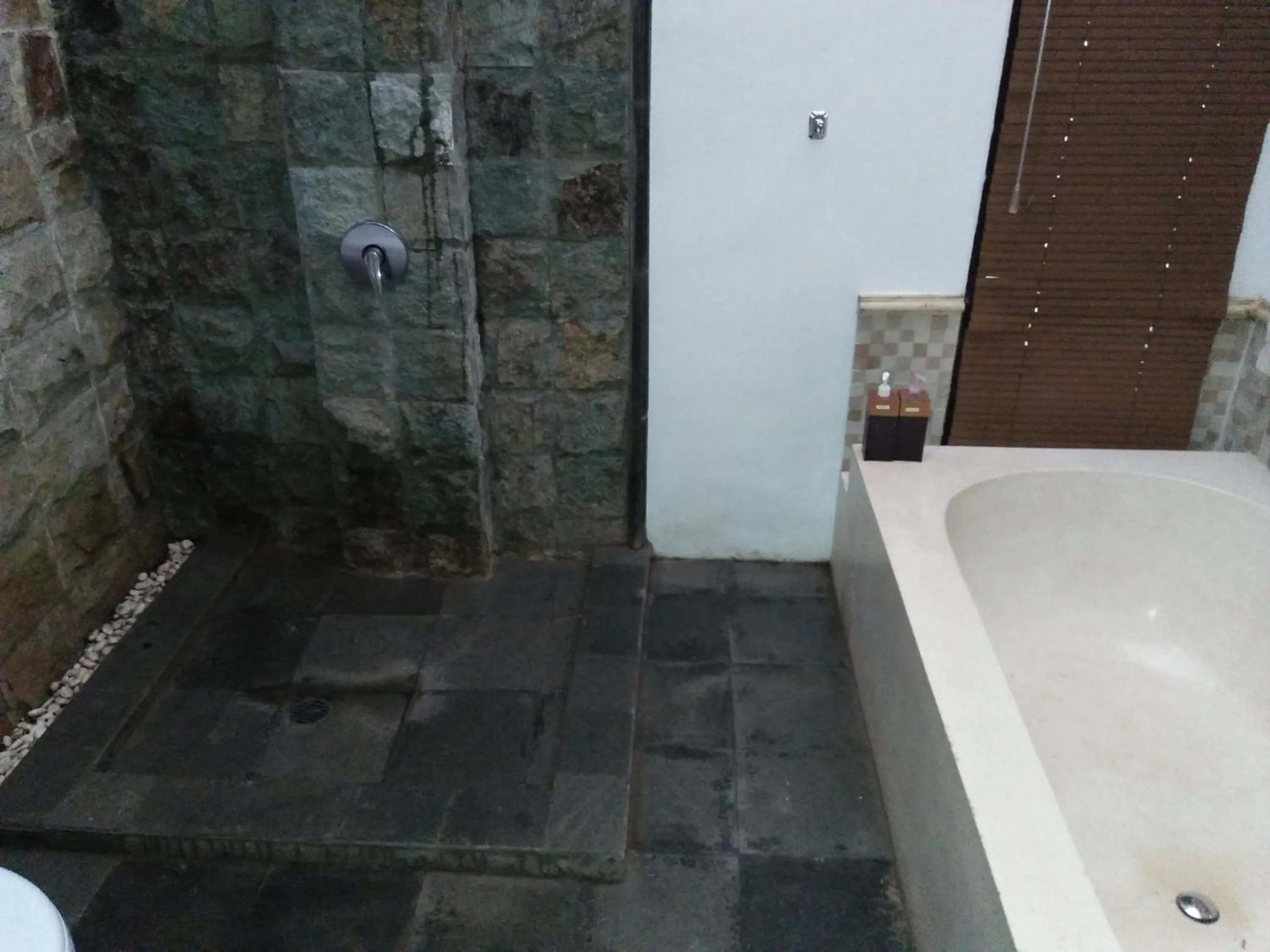 Shower in Arimba at Bisma