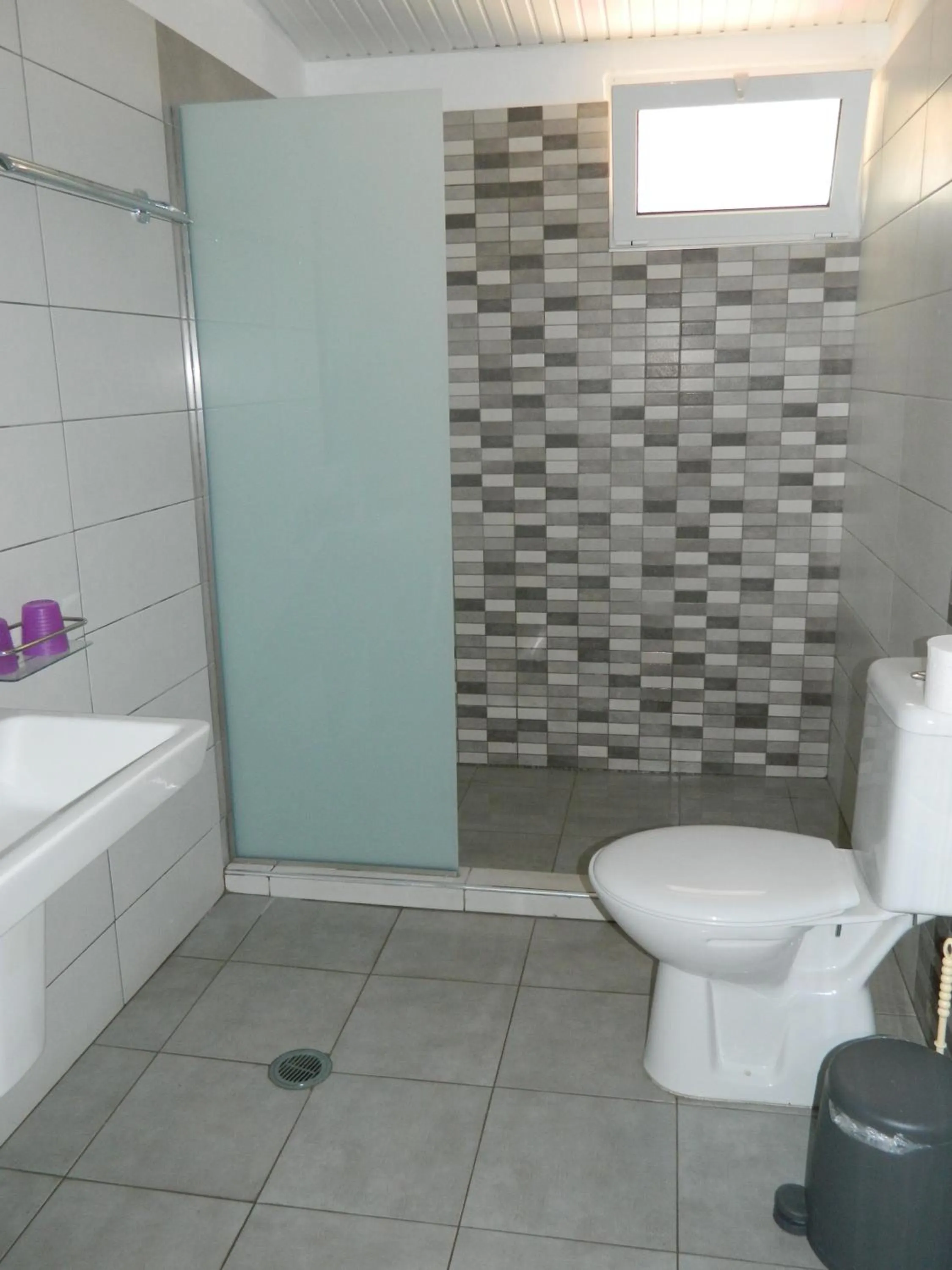 Bathroom in Roseberry Studios