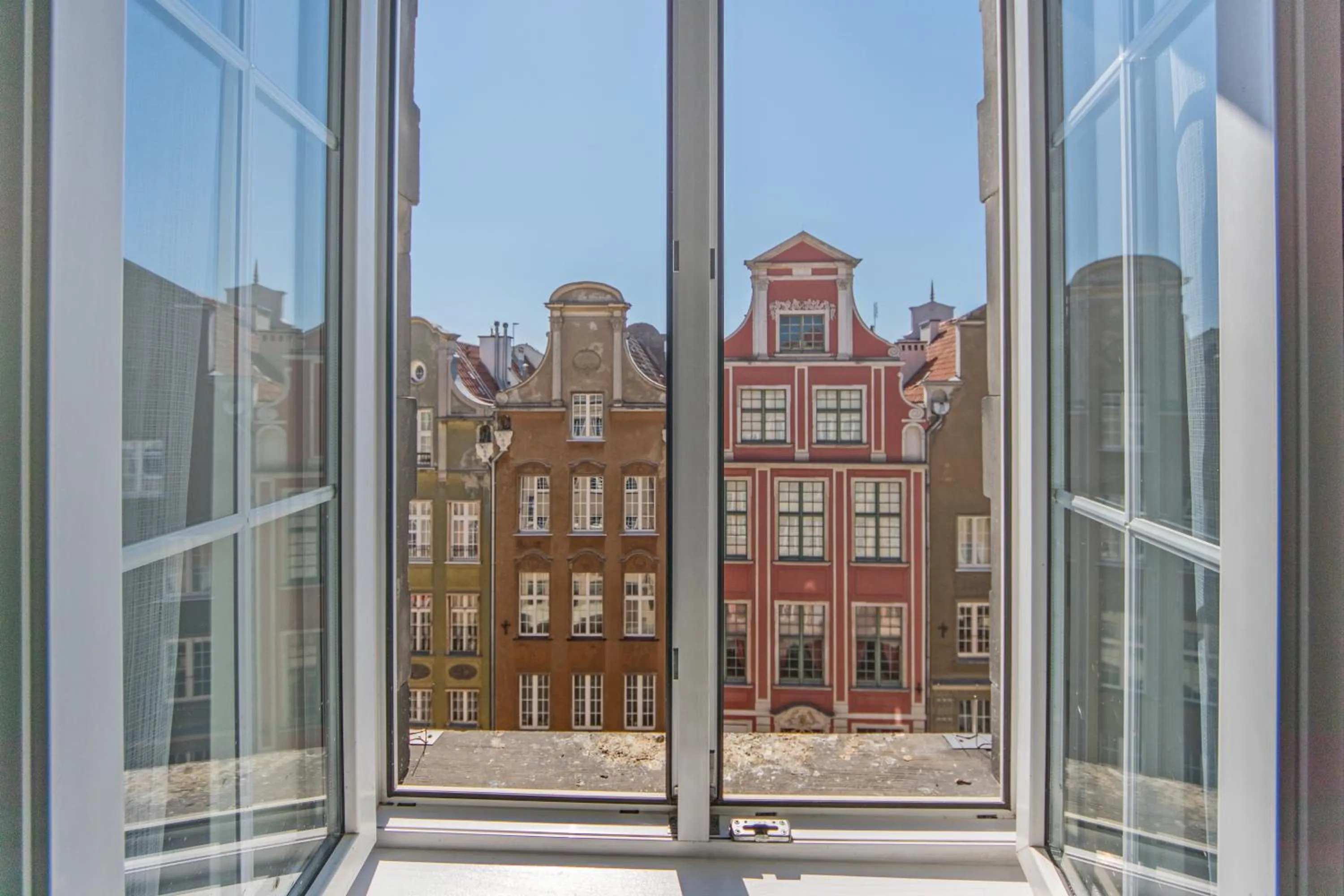 City view in Black Swan House, Old Town