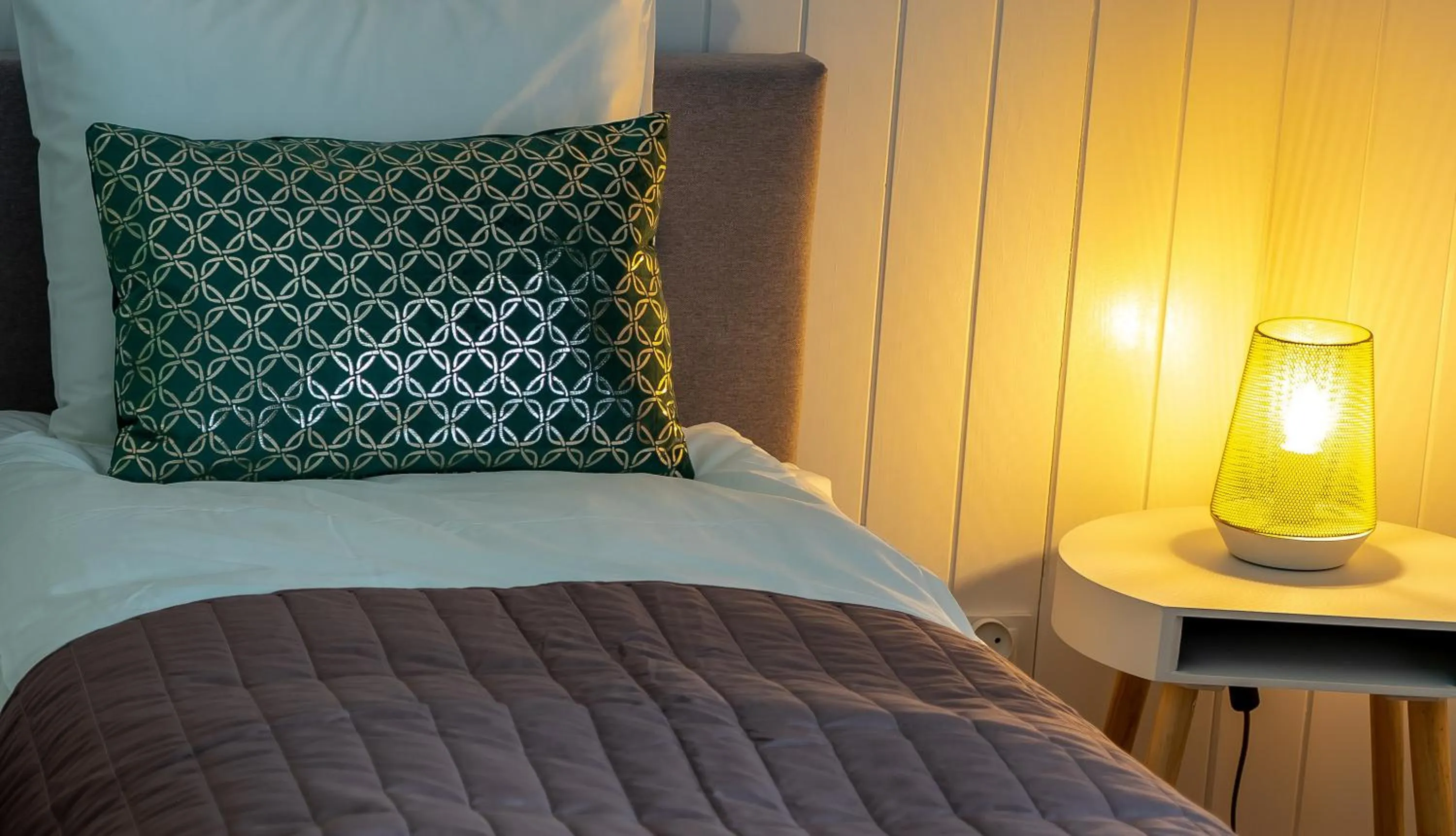 Bedroom, Bed in Black Swan House, Old Town