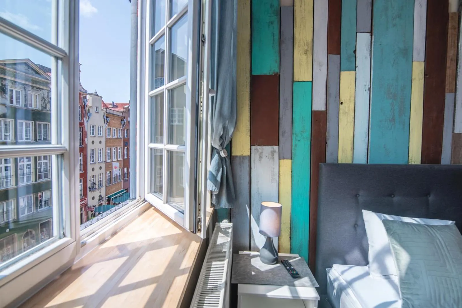 Bed in Black Swan House, Old Town