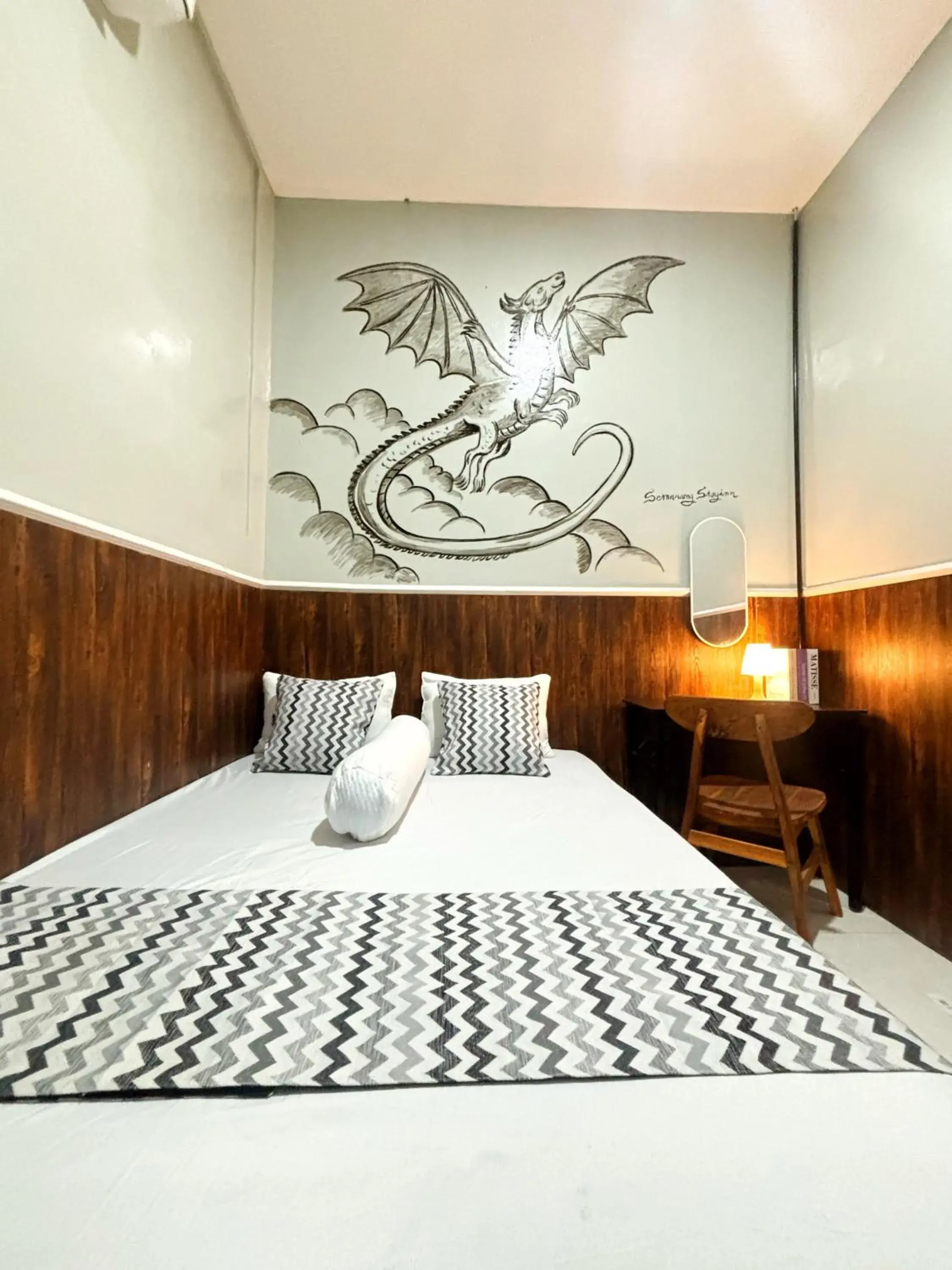 Superior Queen Room in Semarang CoStay Superior Queen Room in Semarang CoStay