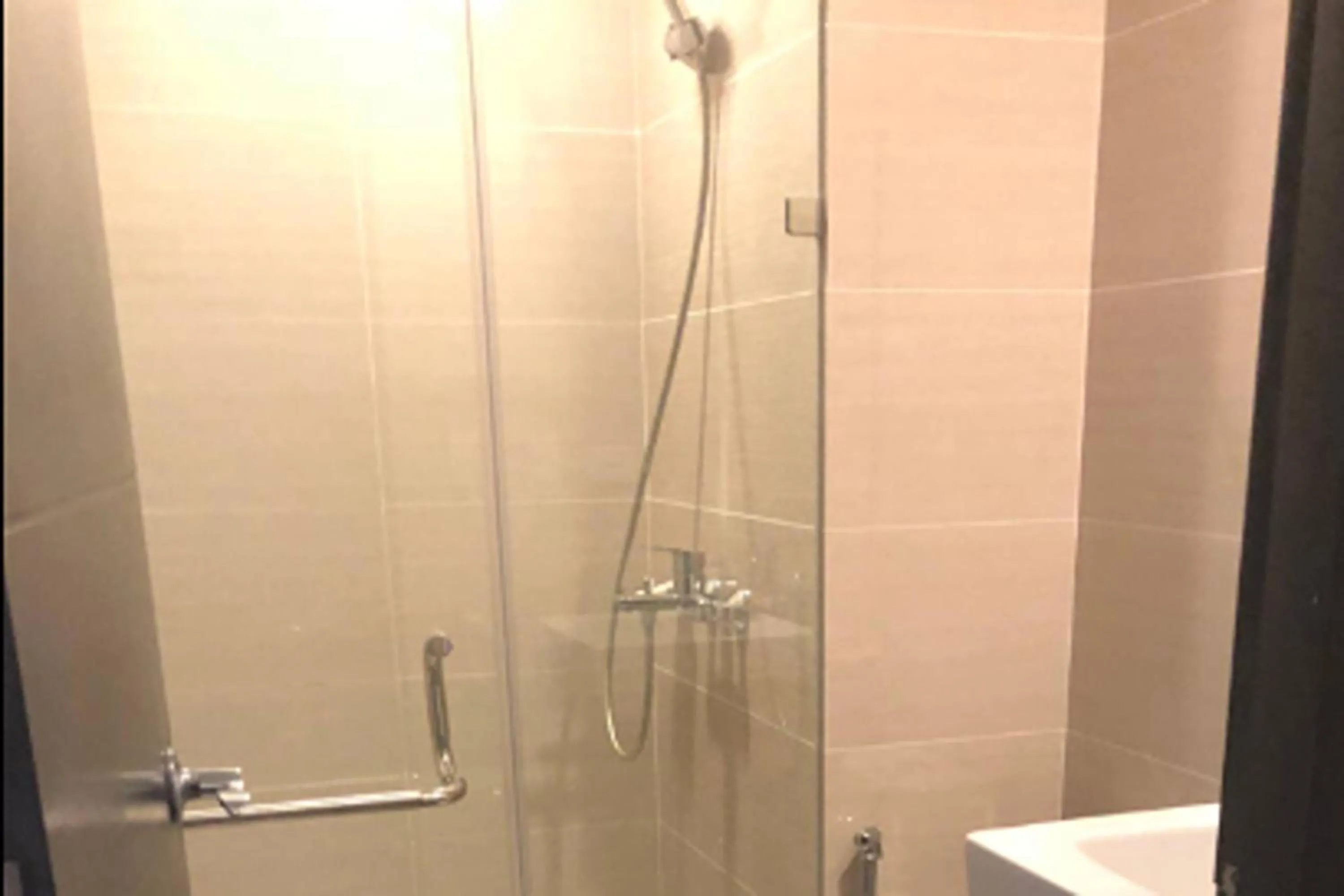 Bathroom in 81 Newport Boulevard across NAIA T3 Airport